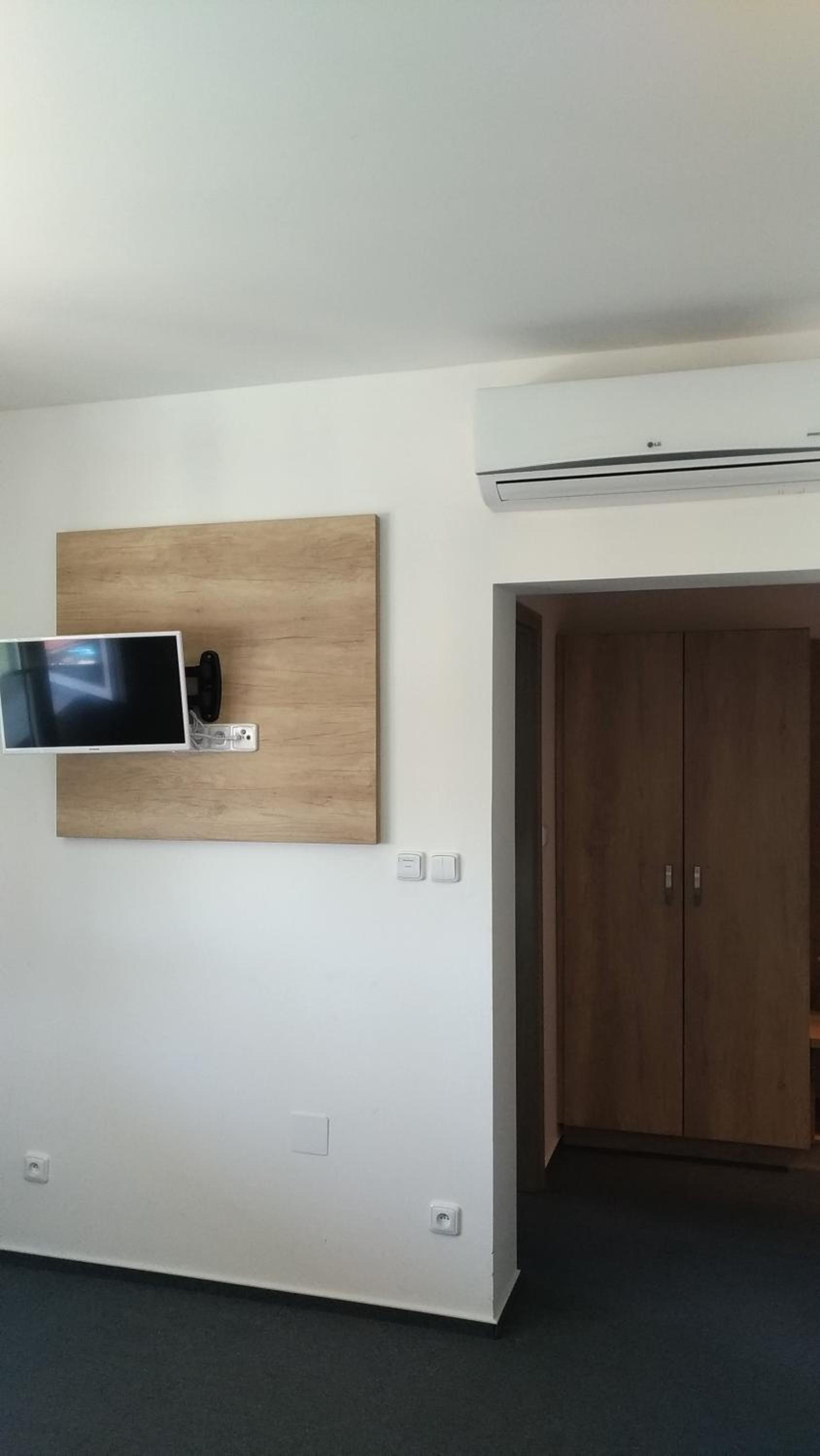 Penzion Kometa - rodinný pobyt u Novomlýnských jezer s komfortem, restaurací a dětskou zónou