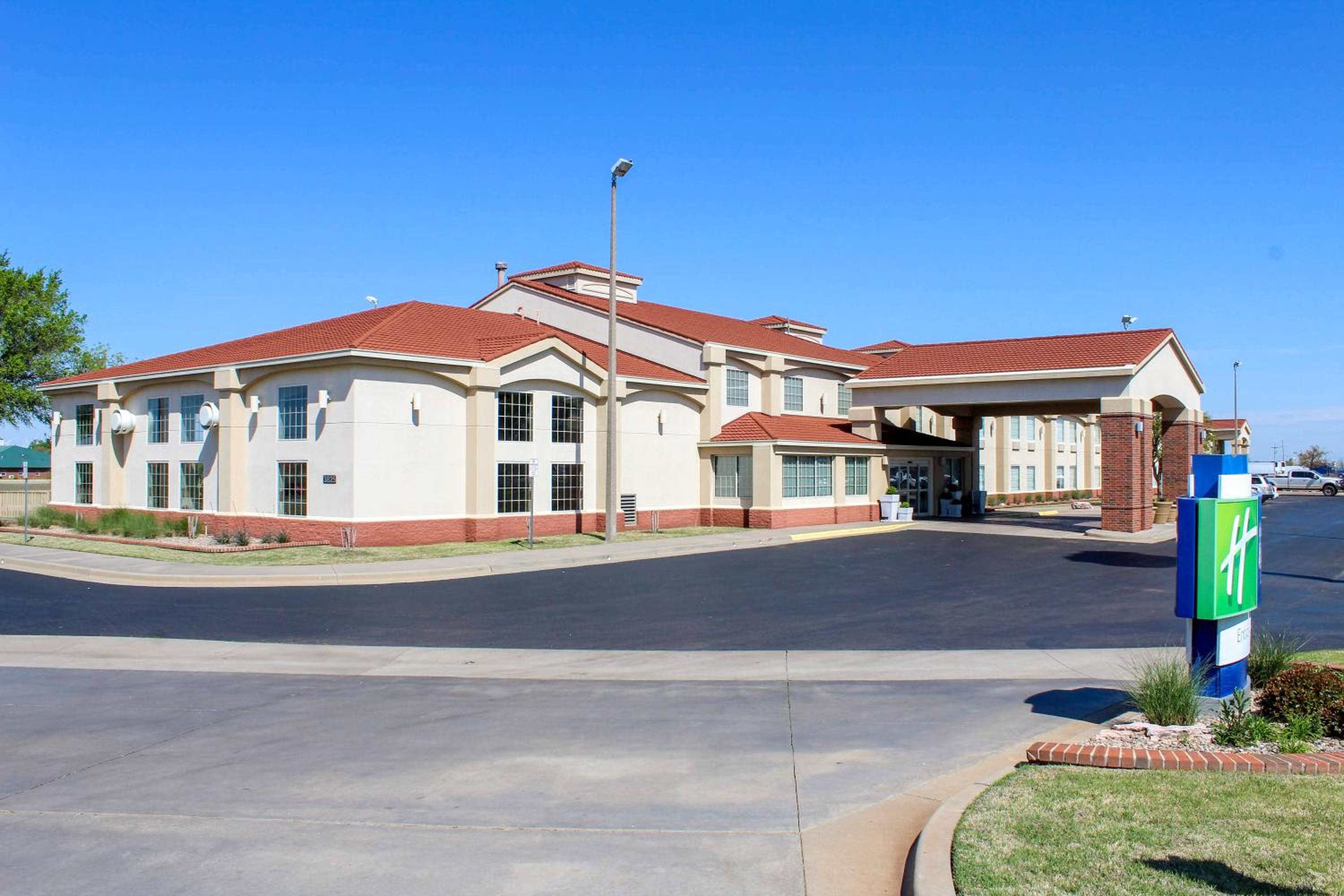 Hotel Holiday Inn Express Hotel and Suites Weatherford, an IHG Hotel - Image 1