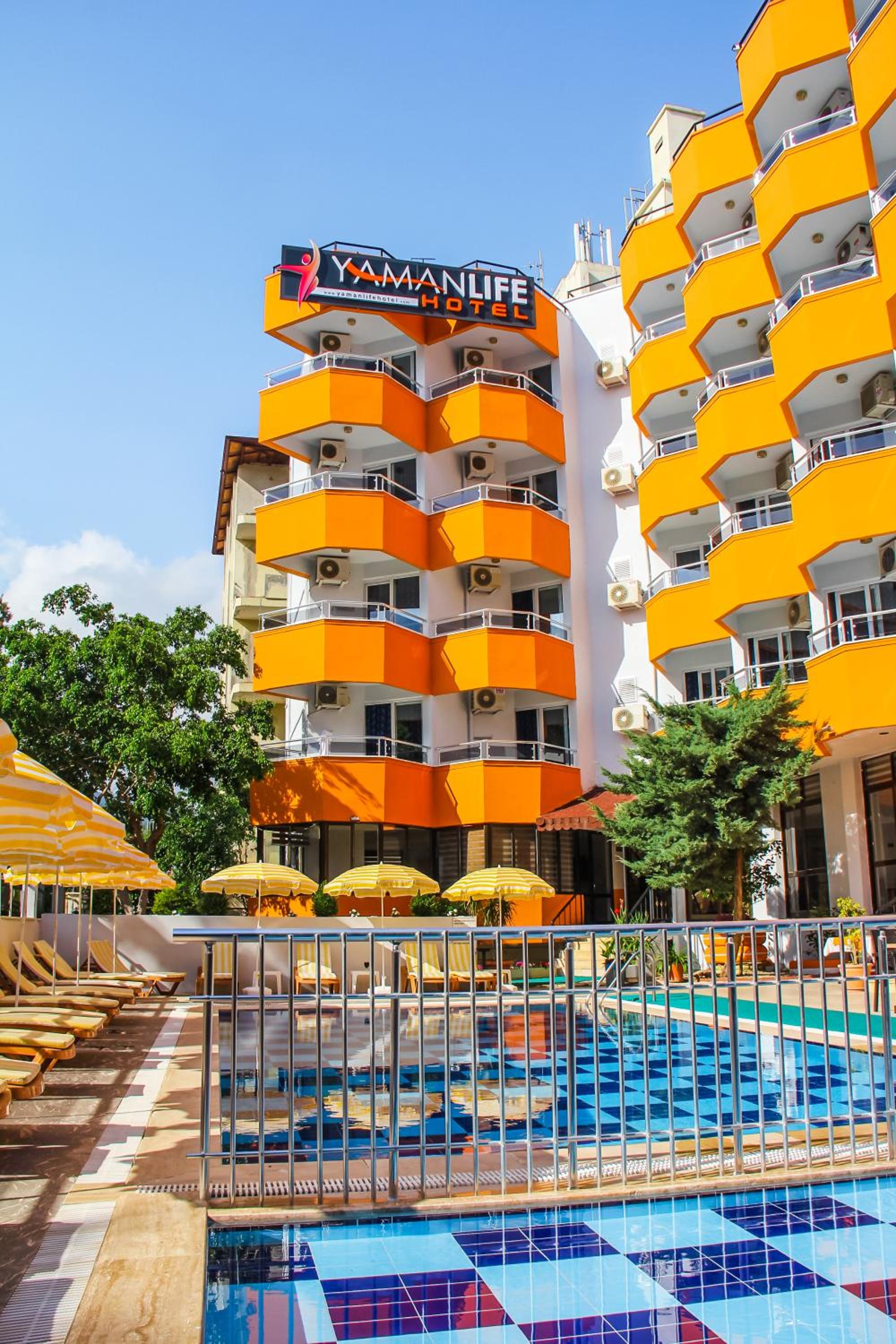 Hotel Yaman Life Hotel - Image 1