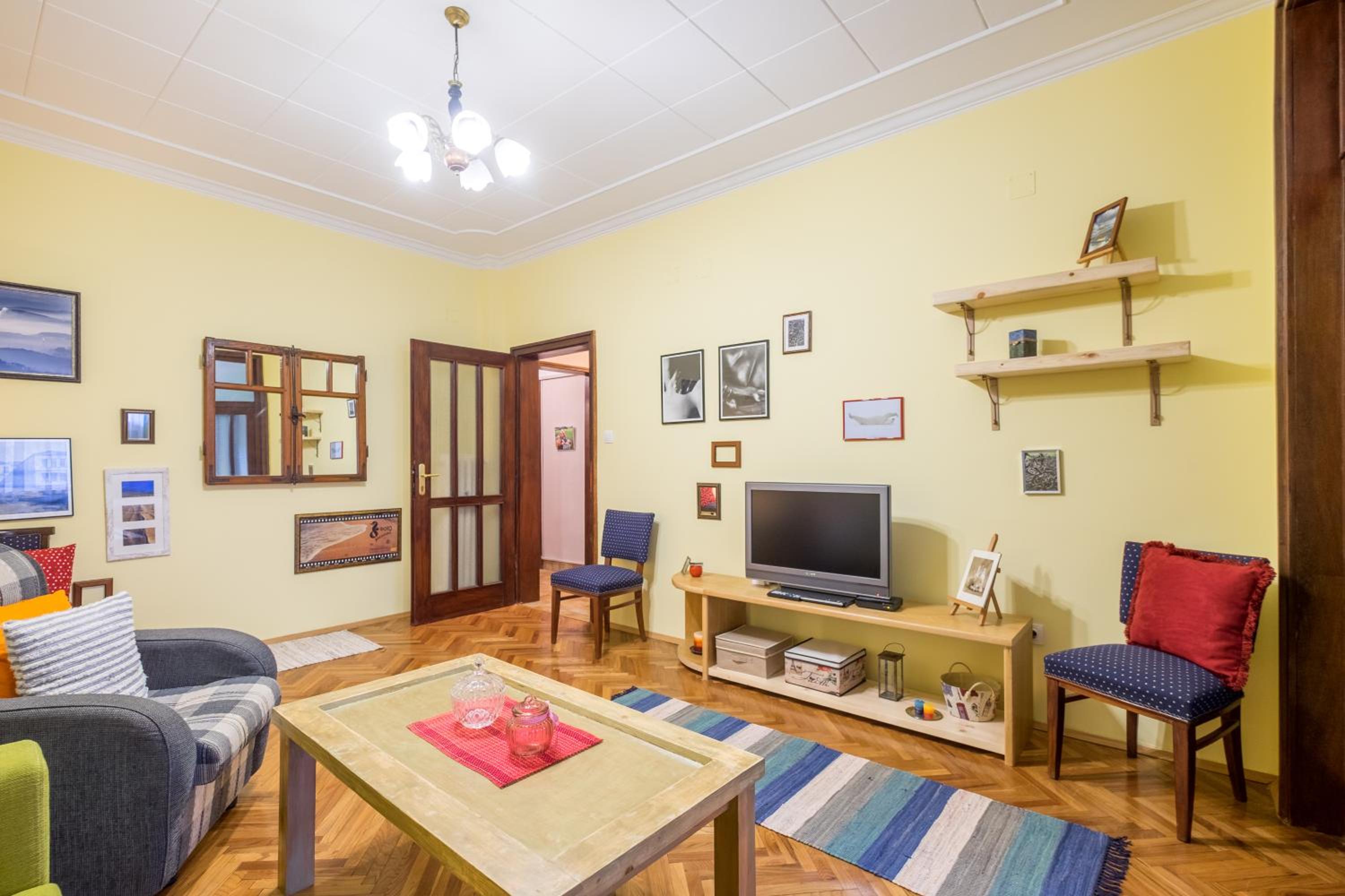 PhotoHome - Aristocratic Center of Sofia view 4