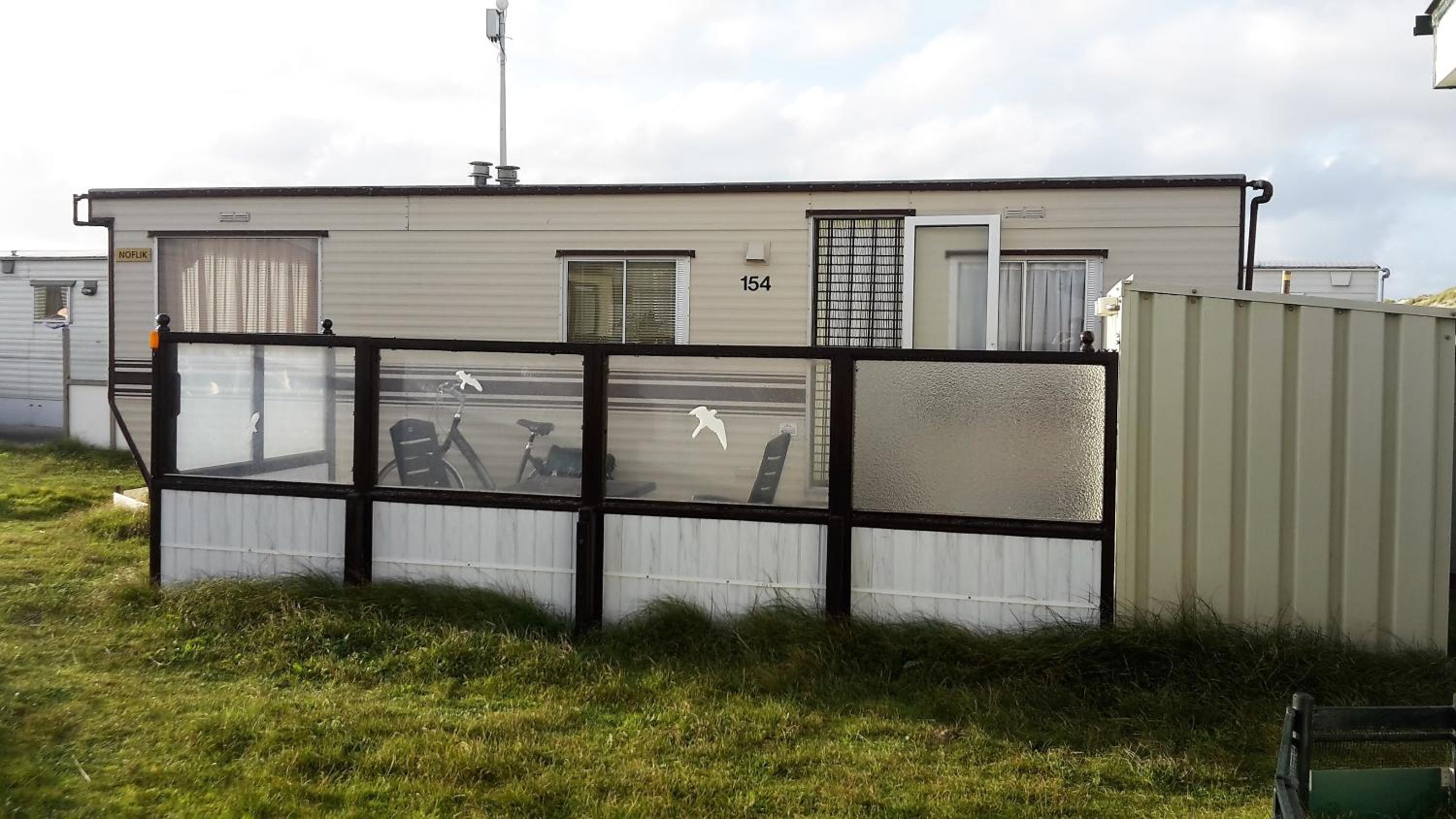 AMELAND-Nes-Duinoord: Stacaravan (chalet) + fietsen direct aan zee! view 2