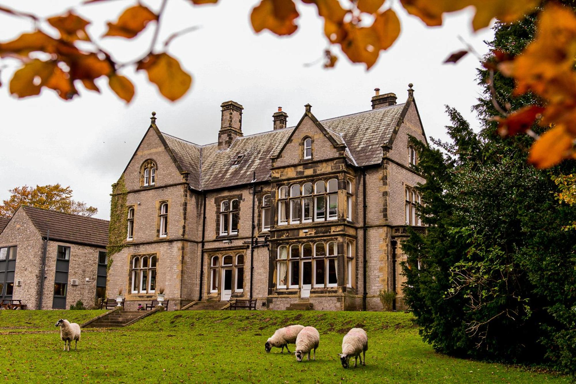 YHA Castleton Losehill Hall view 2