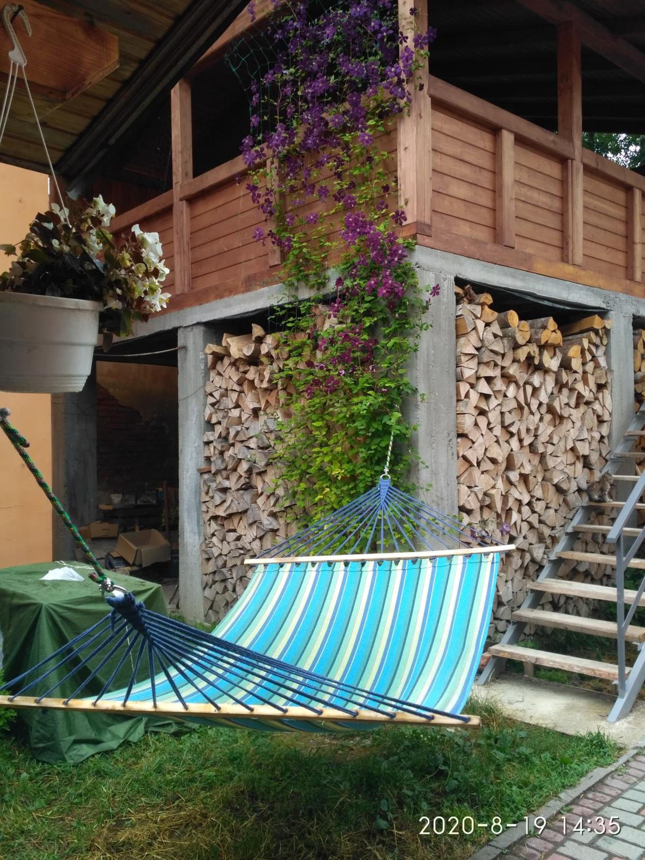 Guest House Mandrivnyi Rooms&Apartments view 5