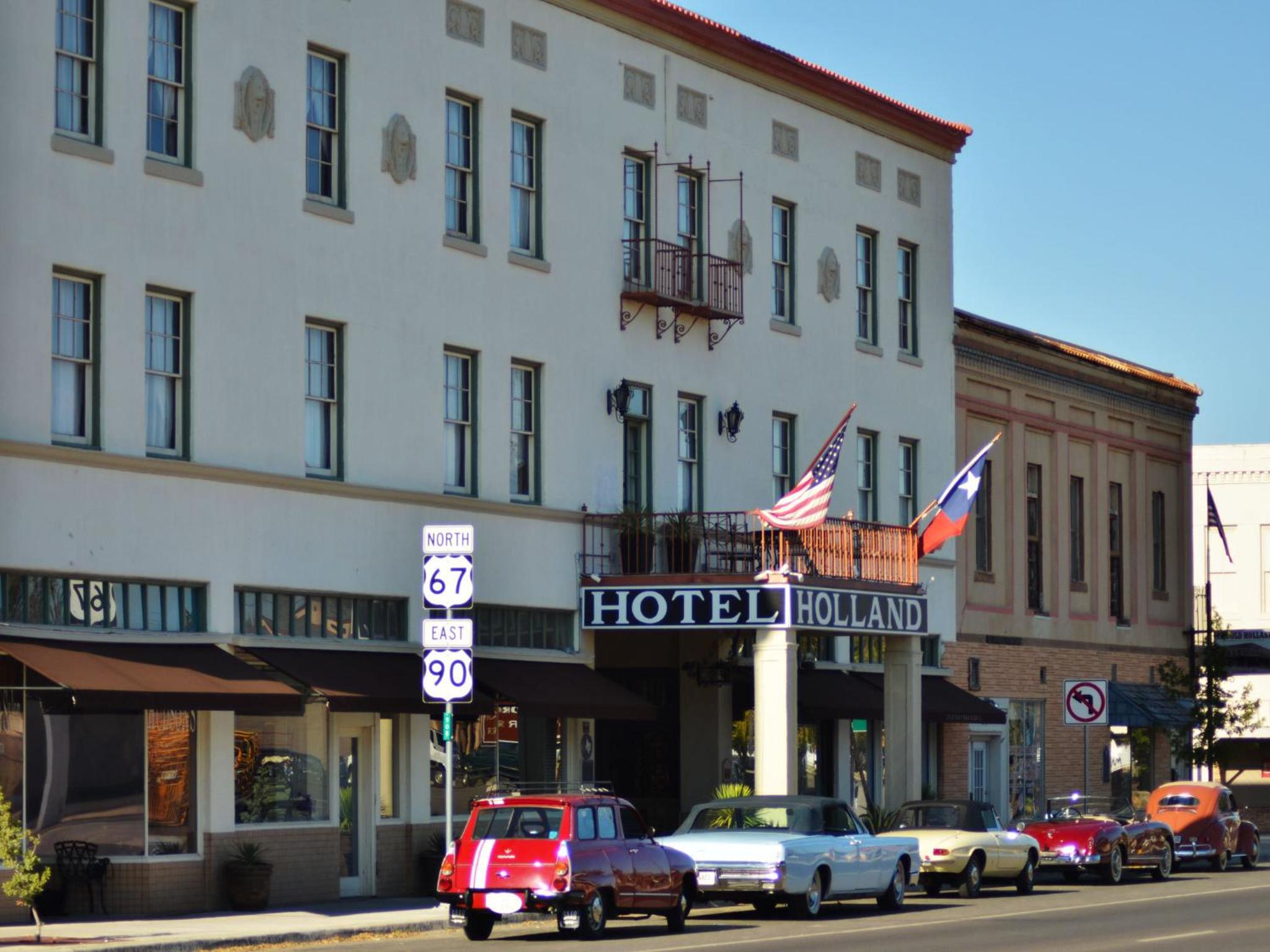 Alpine Vacations - The Holland Hotel - Property Image 1