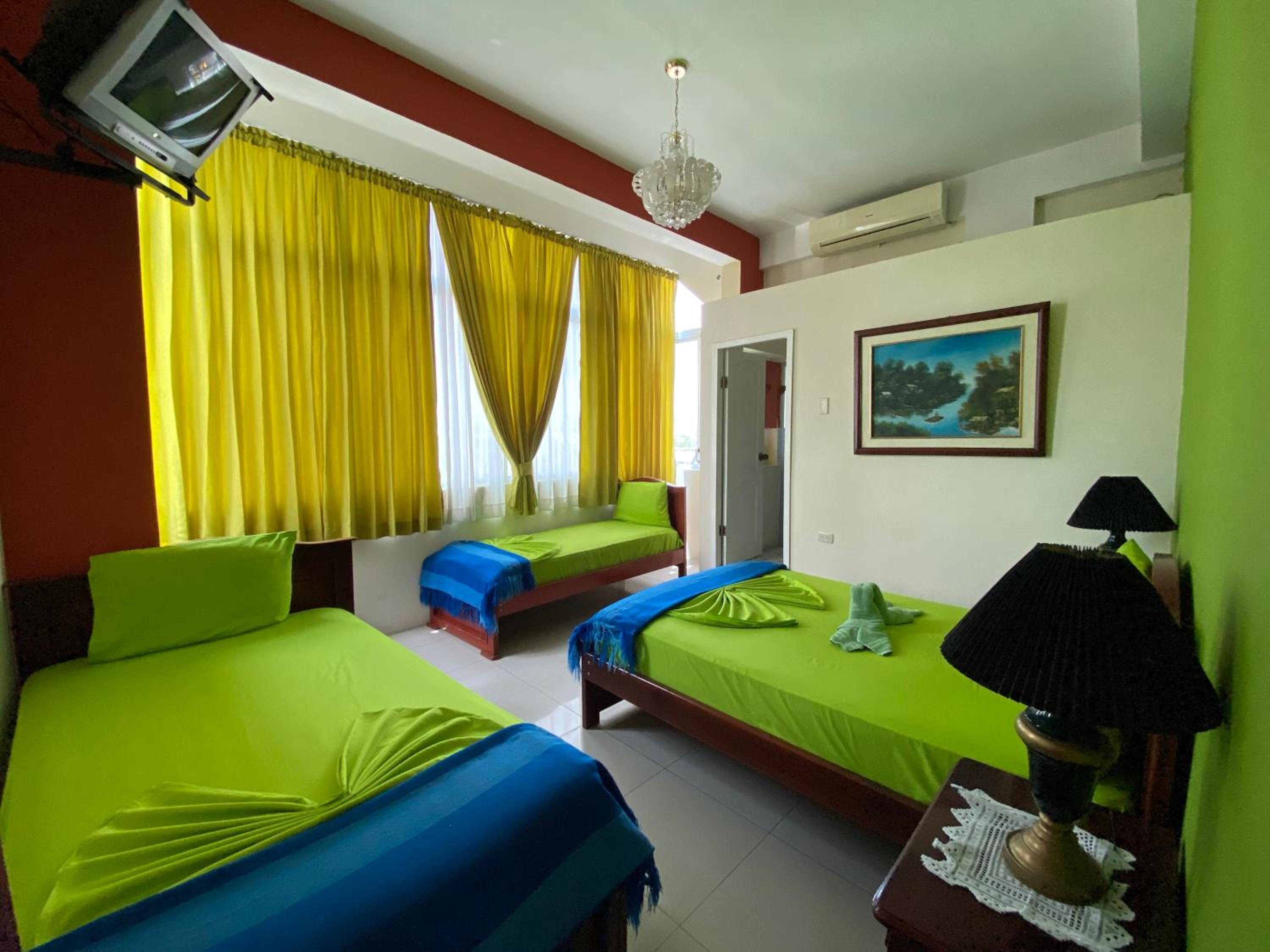 Hostal Puerto Azul