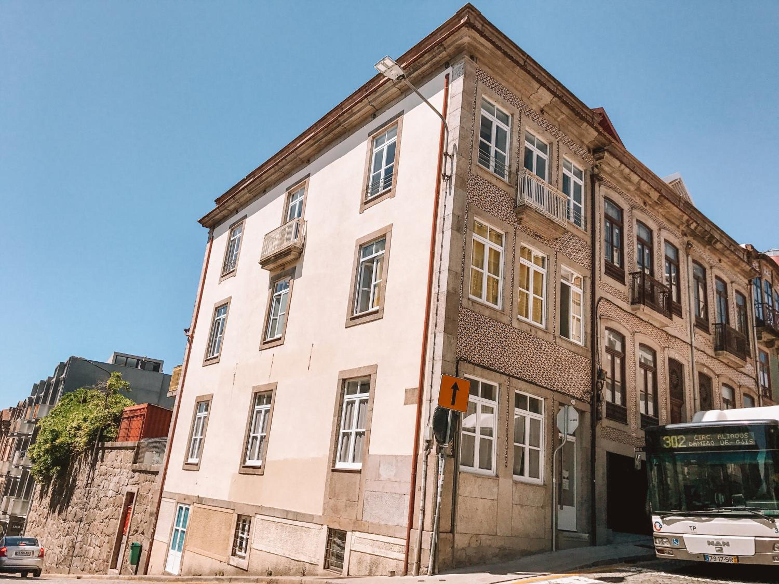 Urban Garden Porto Central Hostel
