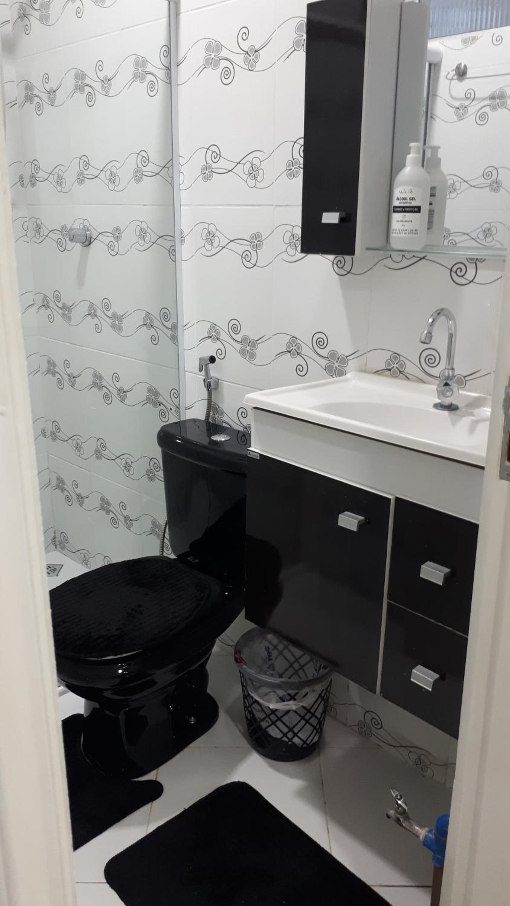 Flat familiar com ar,wi fi,cozinha e garagem