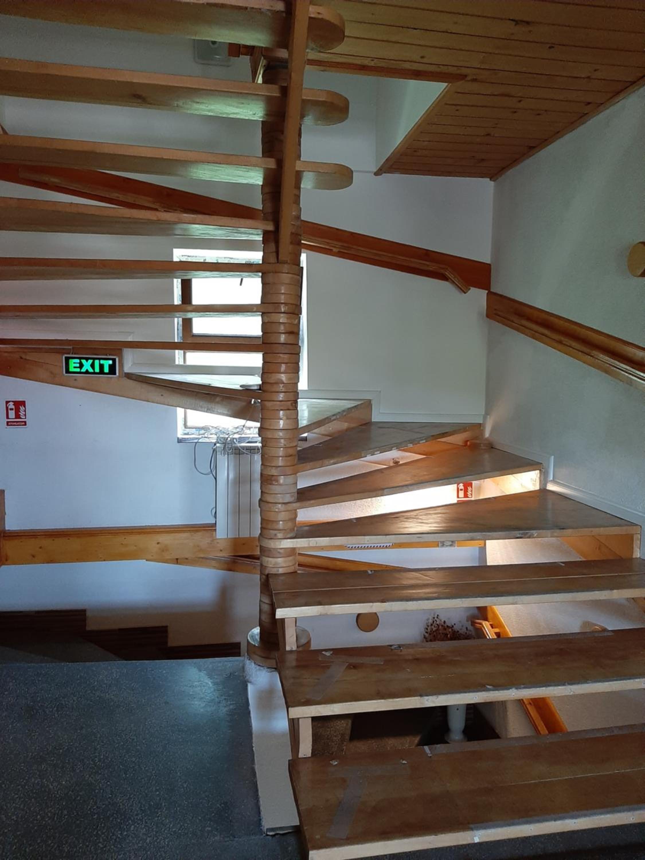 Photo 8