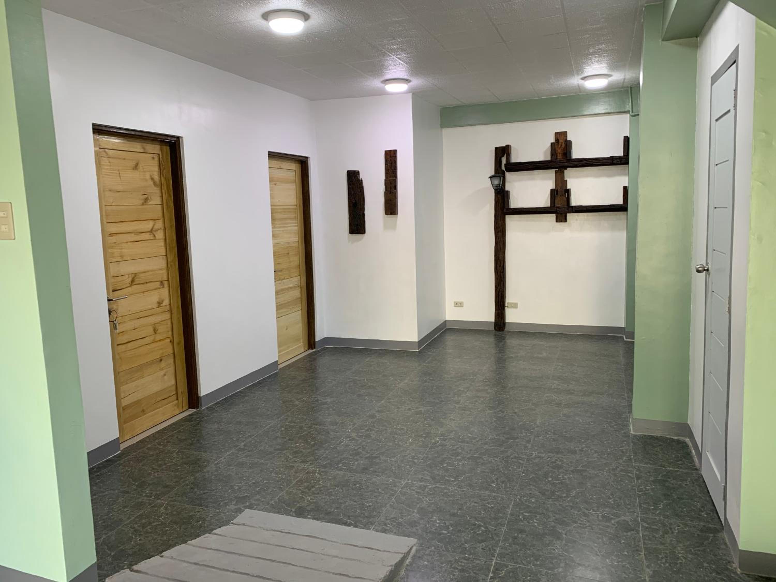 Beinte Singko de Marso Apartments