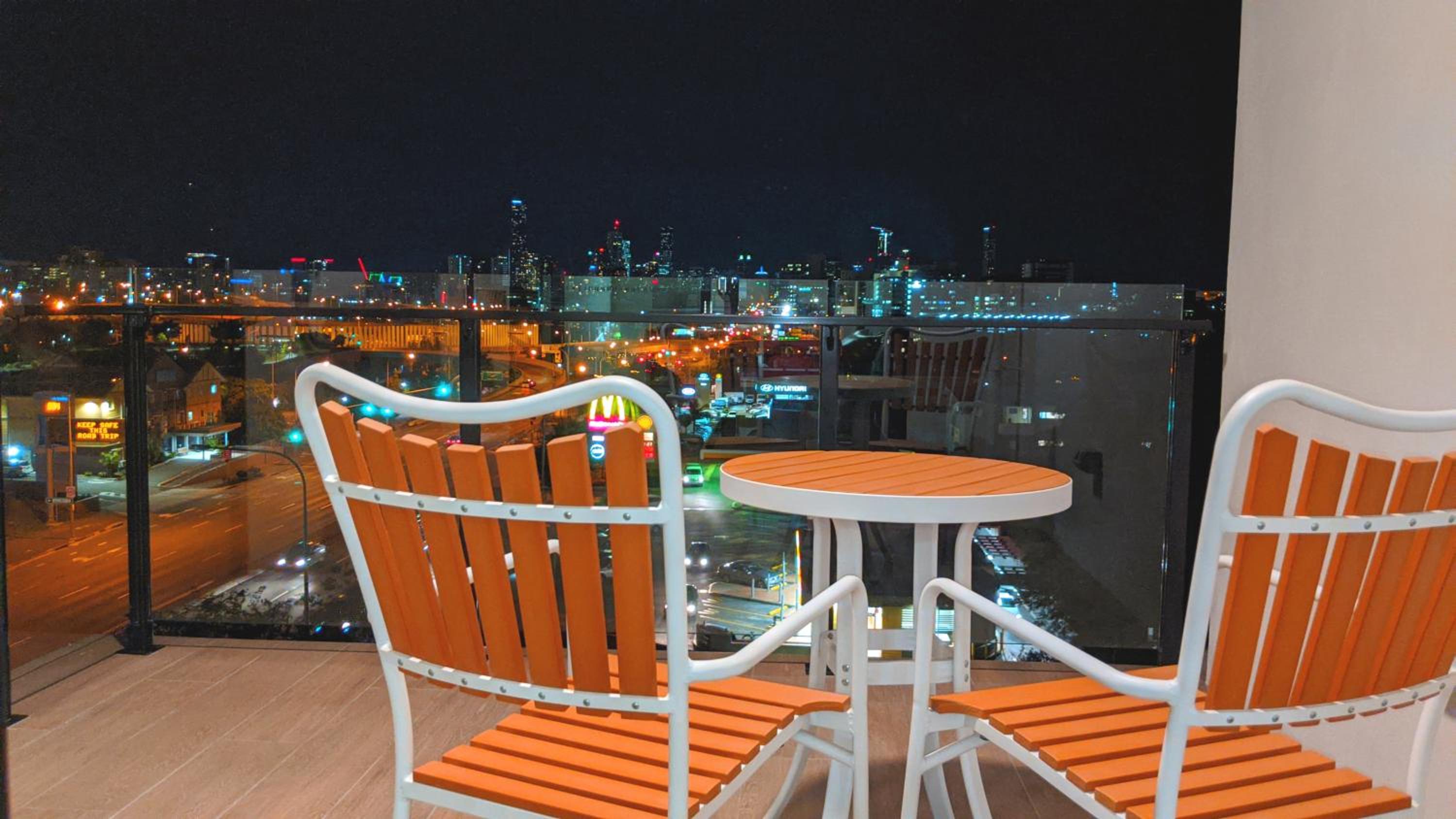 The Windsor, Hotel Rooms & Apartments