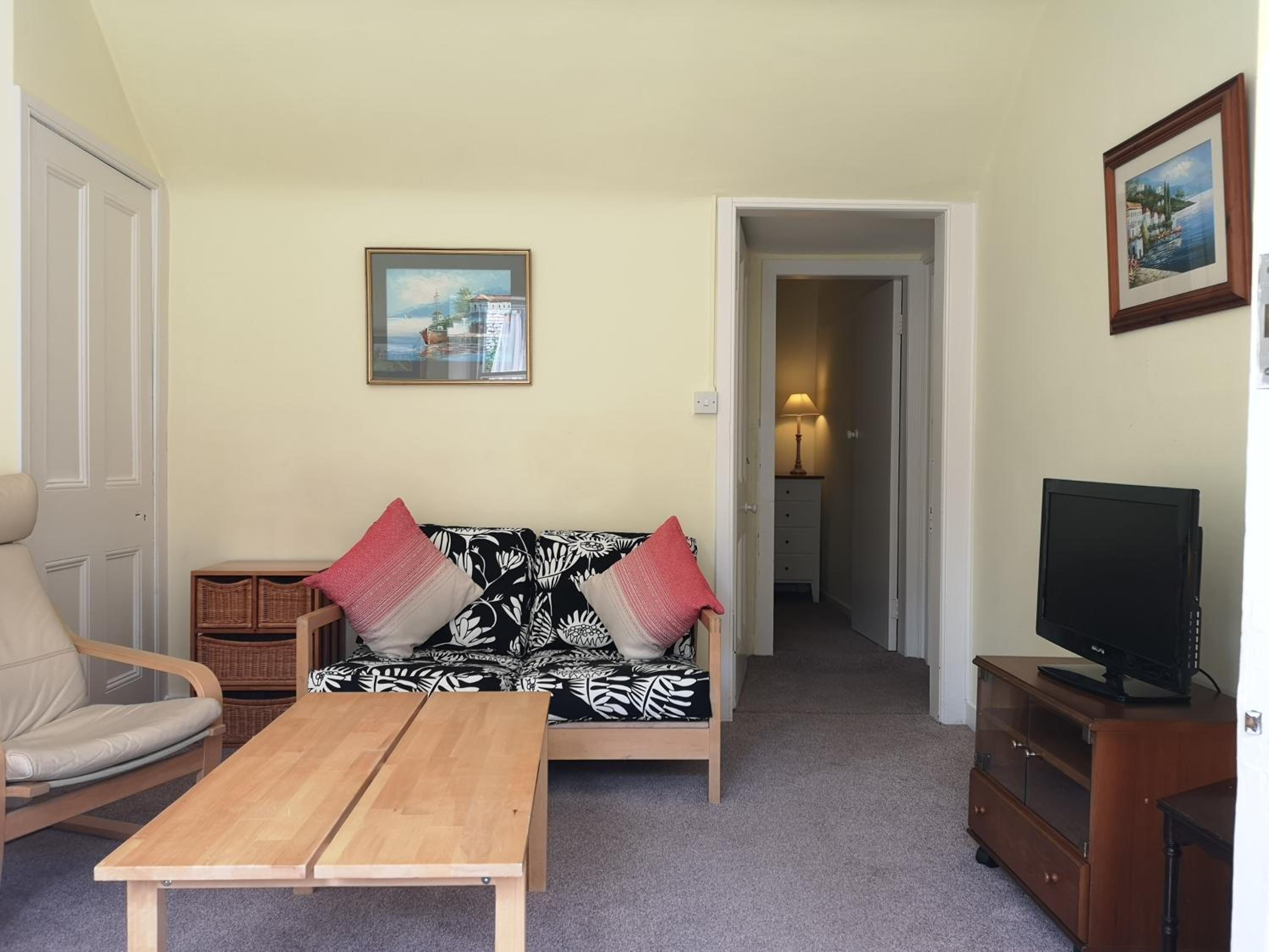 Annslea Garden Cottage view 4