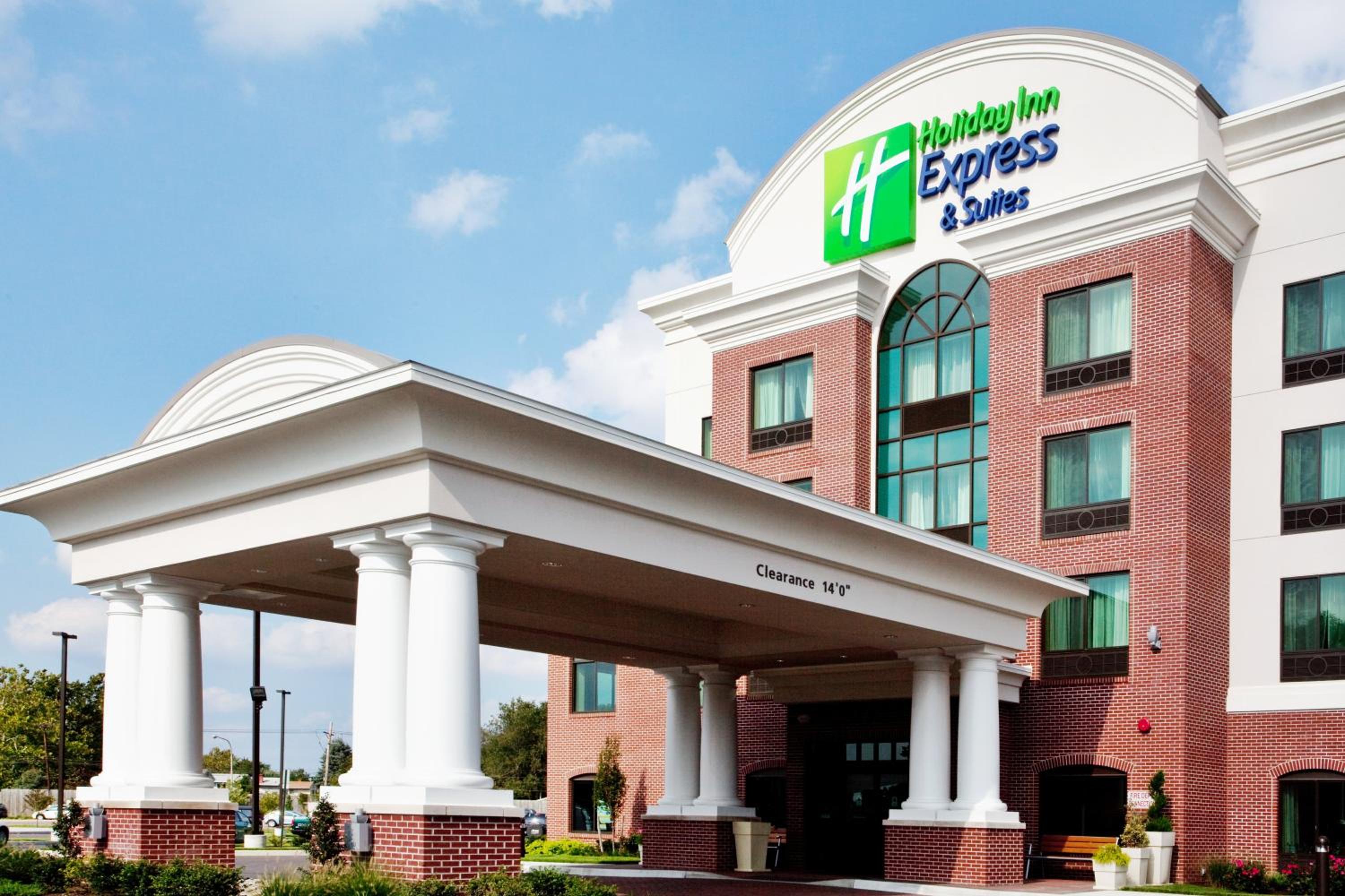 Hotel Holiday Inn Express & Suites Wilmington-Newark, an IHG Hotel - Image 1