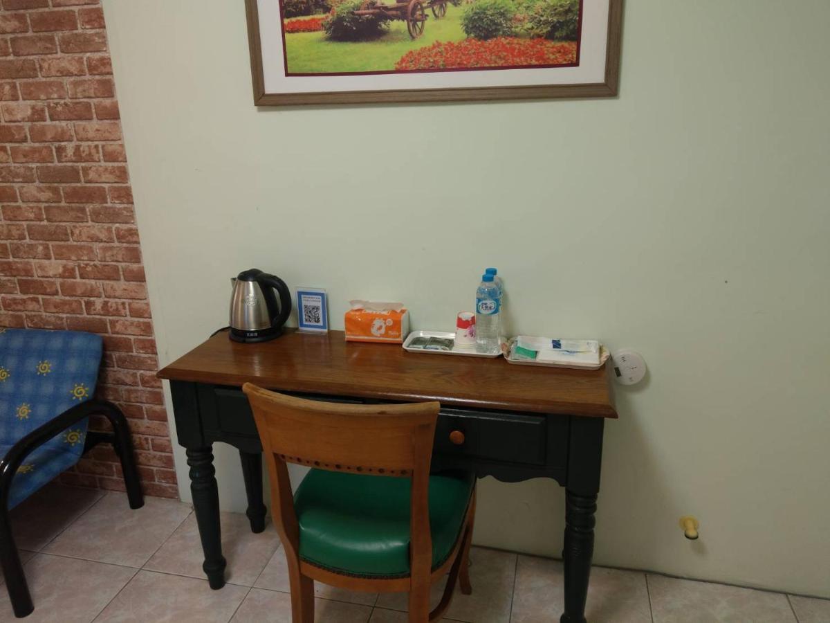 Tainan B&B Hall West Centra