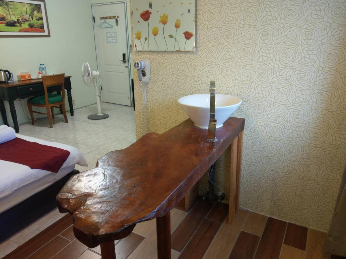 Tainan B&B Hall West Centra