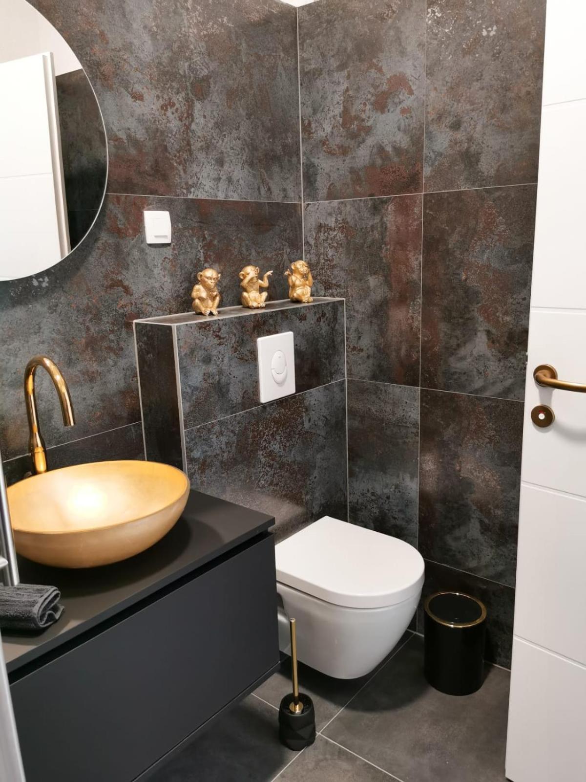 Litore en Pula — bathroom
