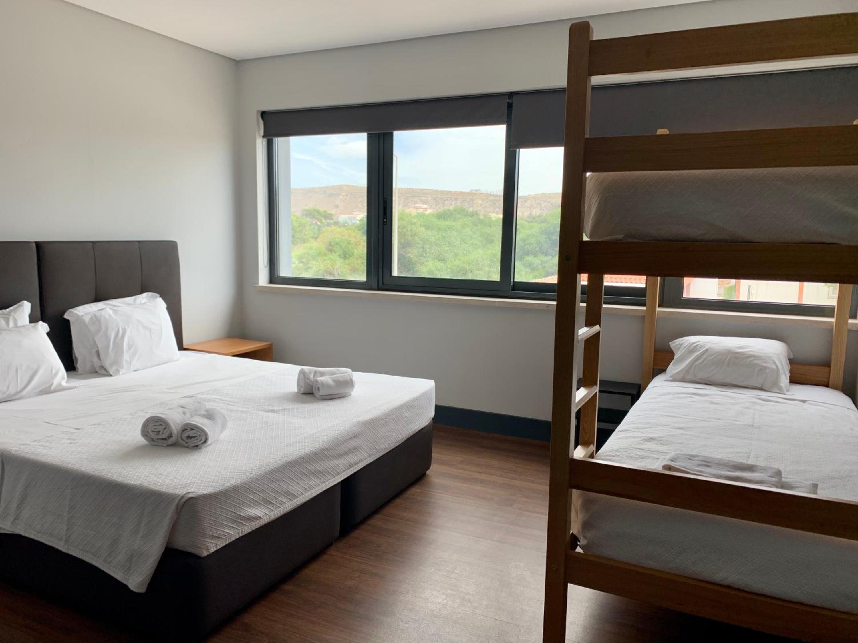 Villa Caparica Hostel view 4