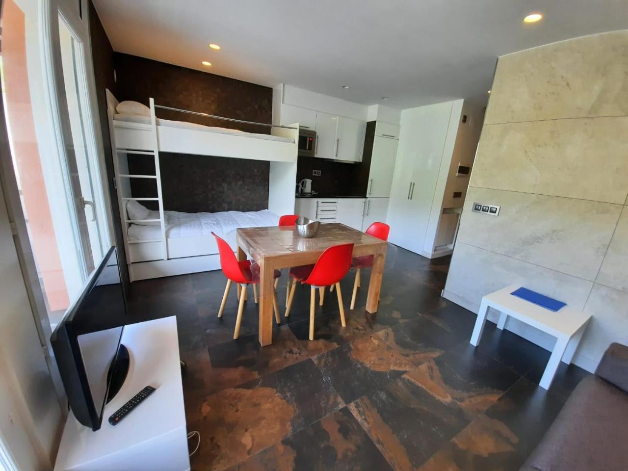 Altissim Apartments