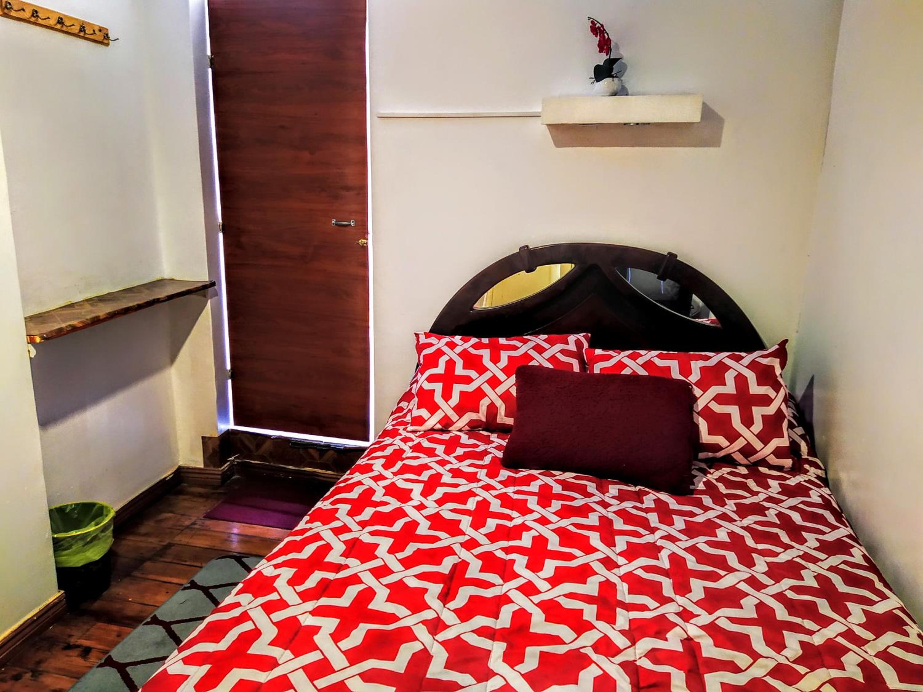 Hostal Latitud Ecuem
