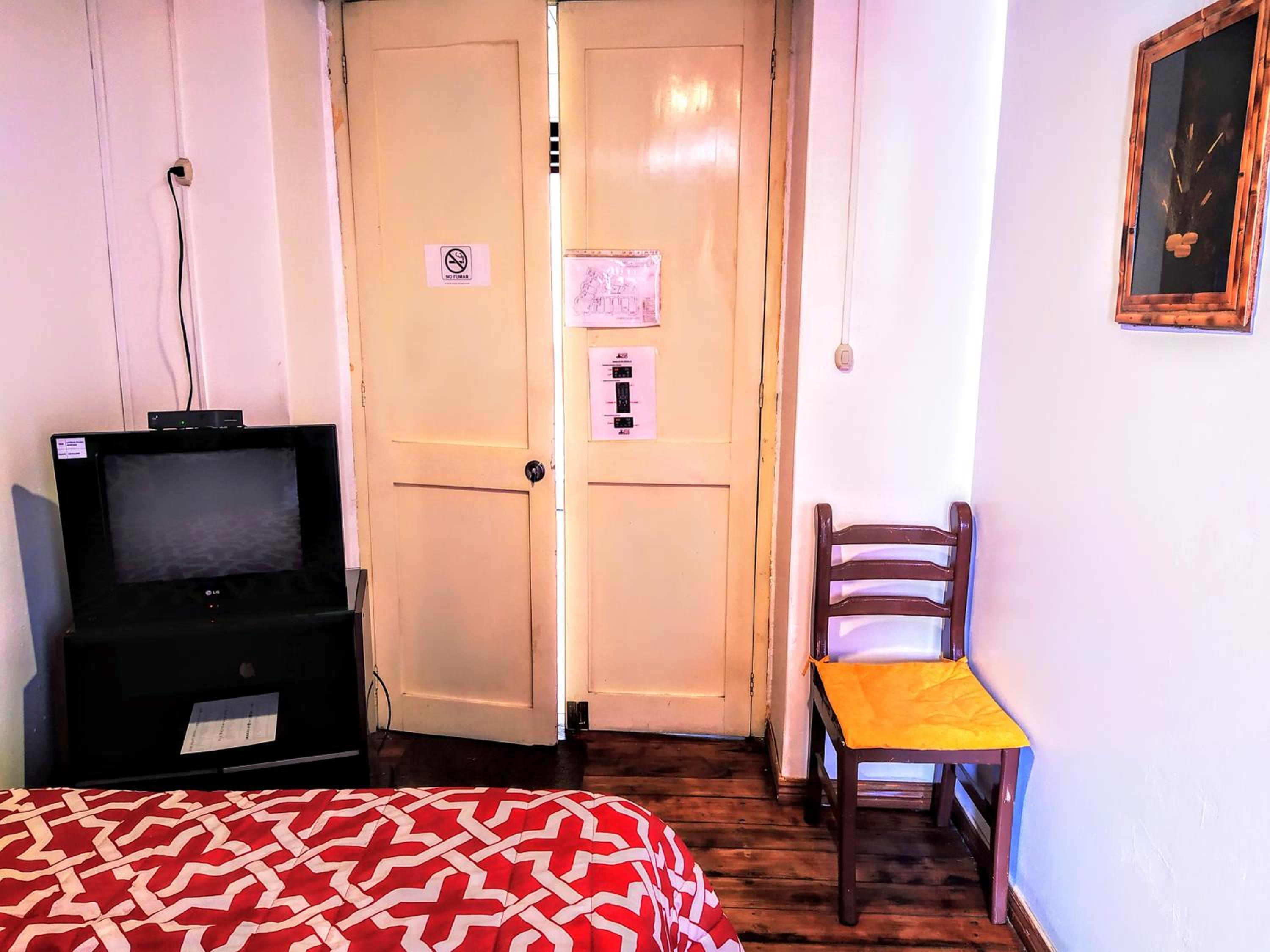Hostal Latitud Ecuem