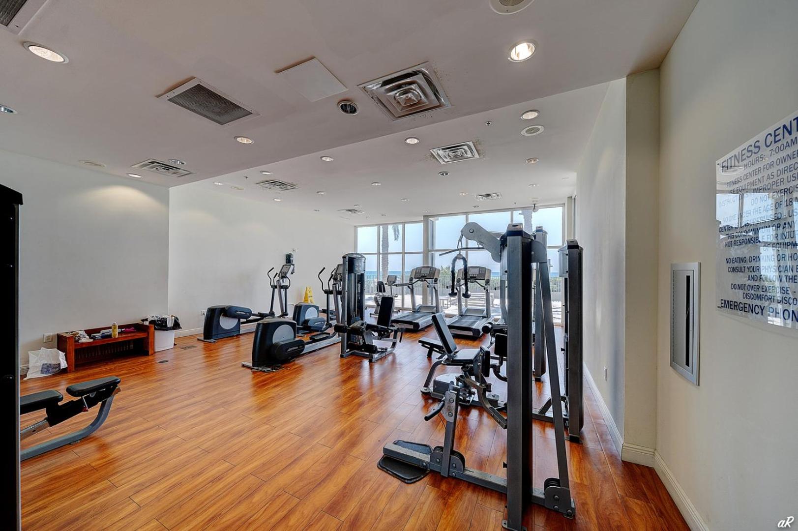 Gorgeous Oceanfront Condo with BBQ view 5