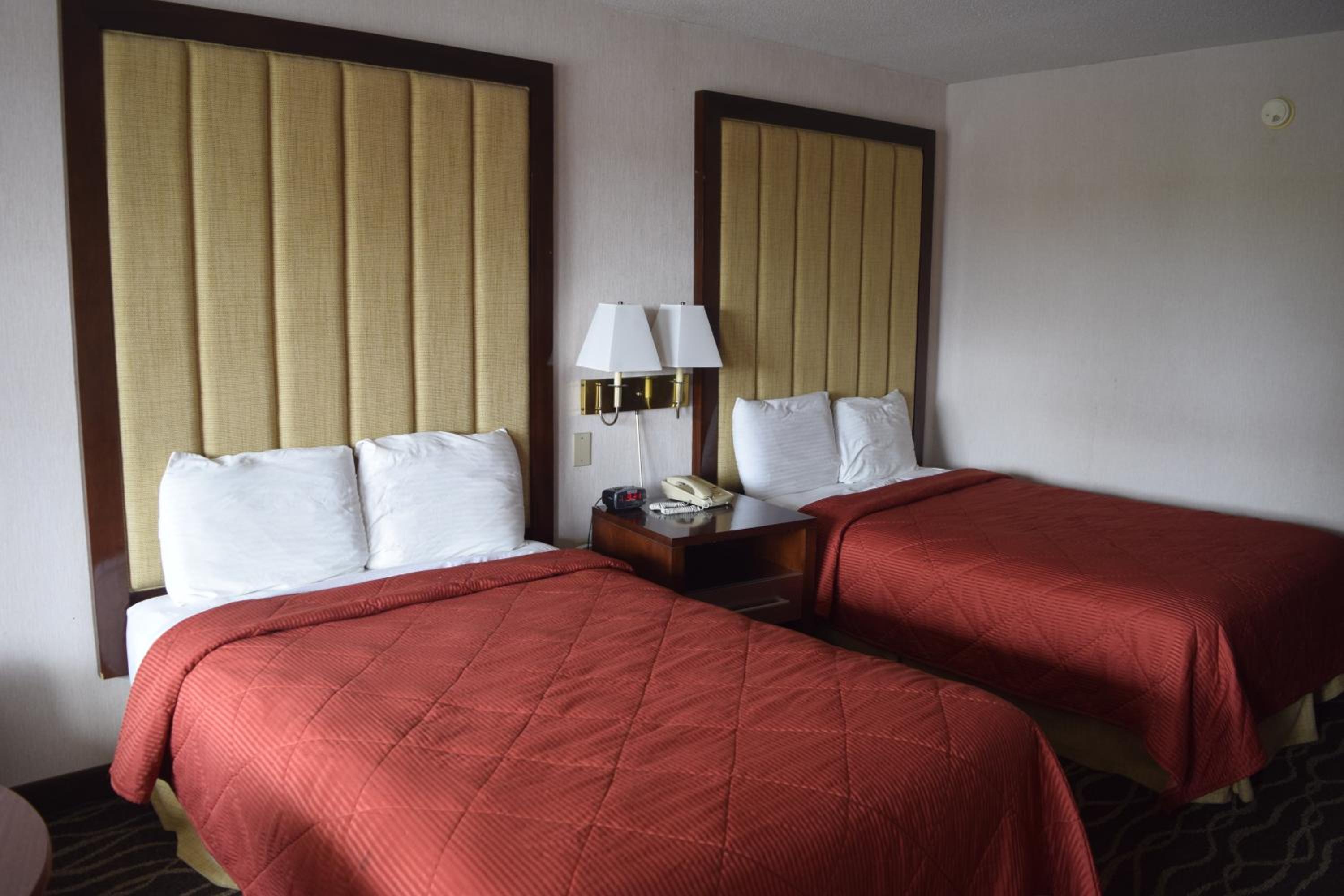 Landmark Inn
