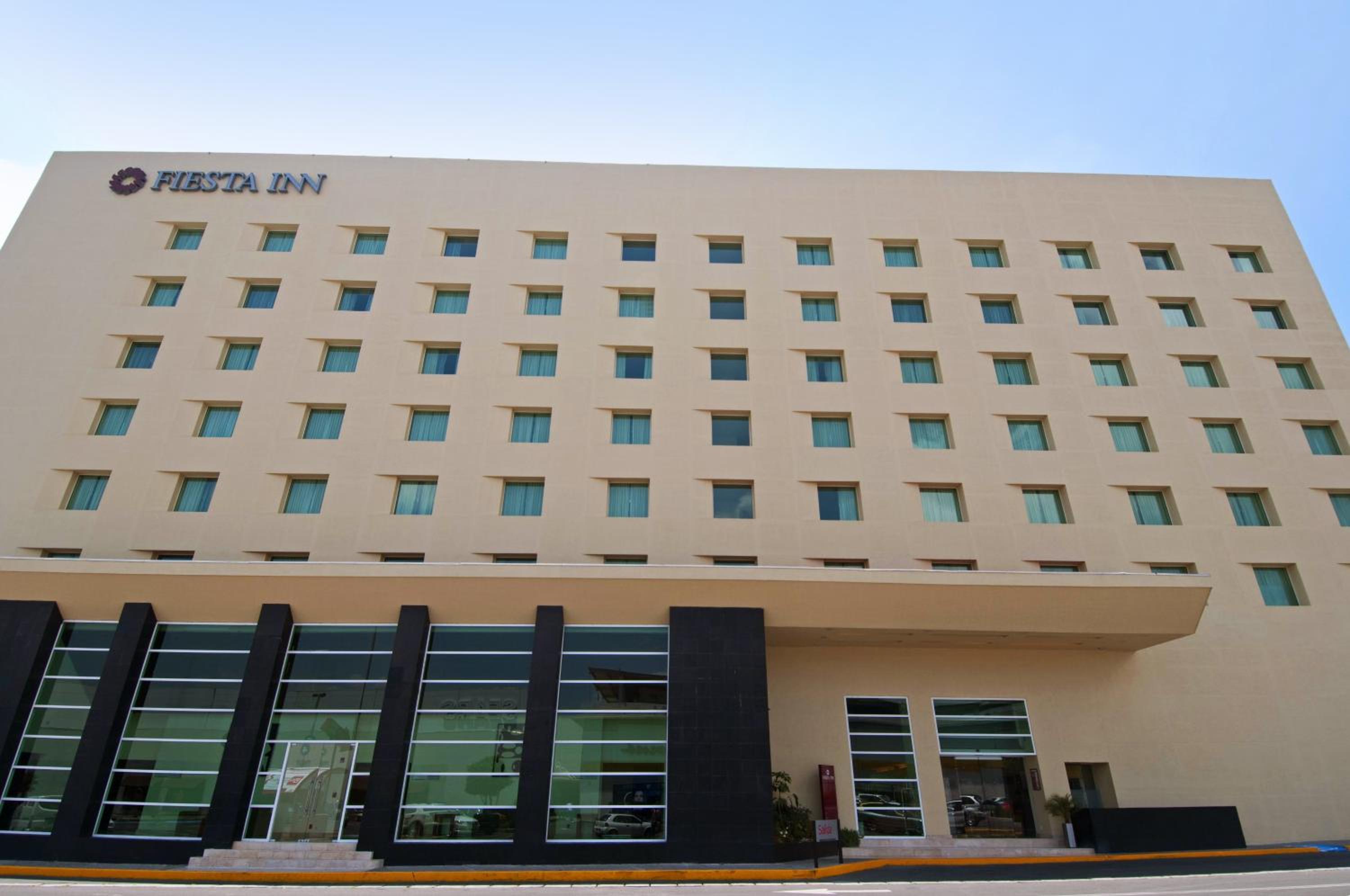 Hotel Fiesta Inn Ecatepec - Image 1