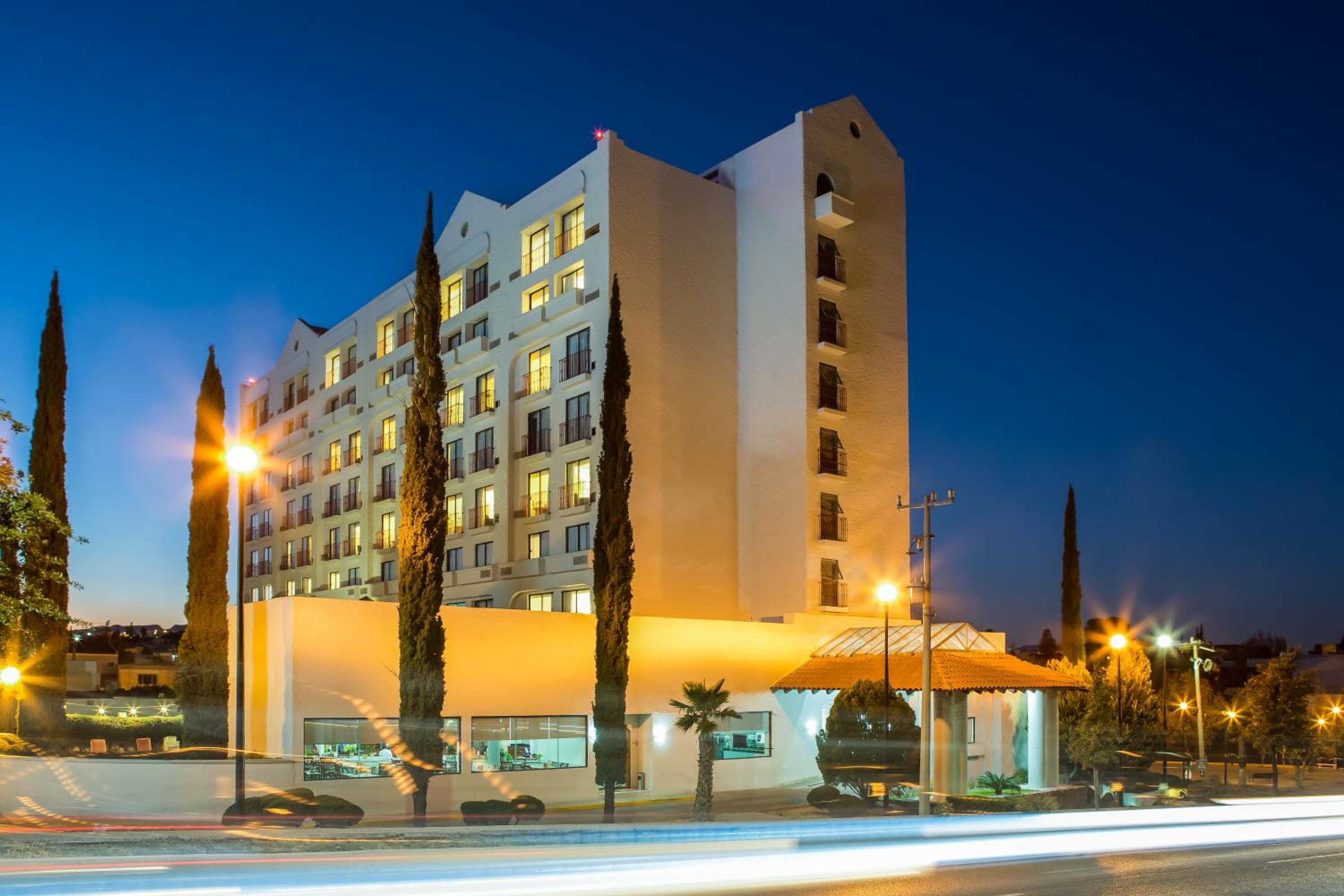 Hotel Fiesta Inn Chihuahua - Image 1