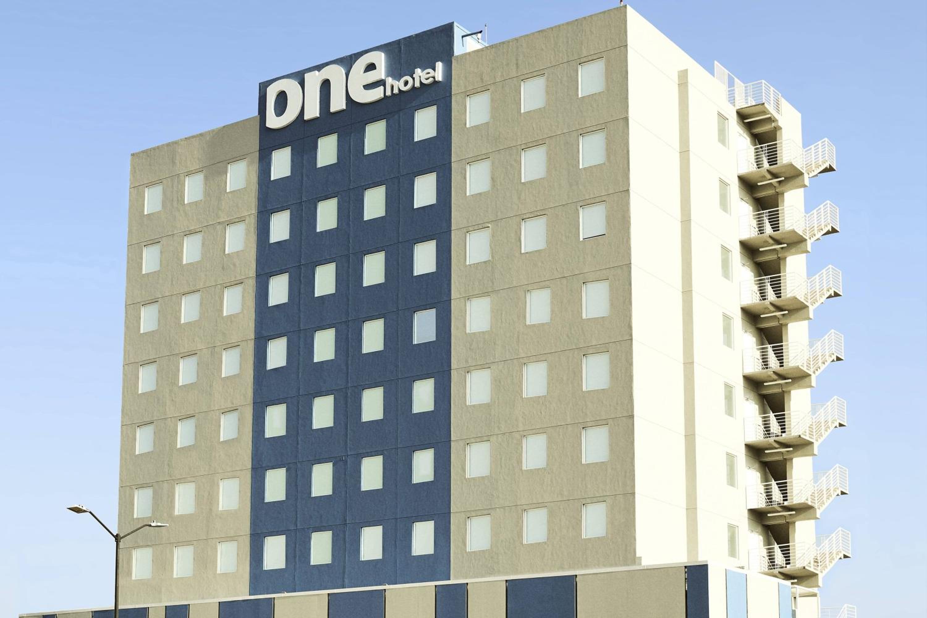 Hotel One Tijuana Otay - Image 1