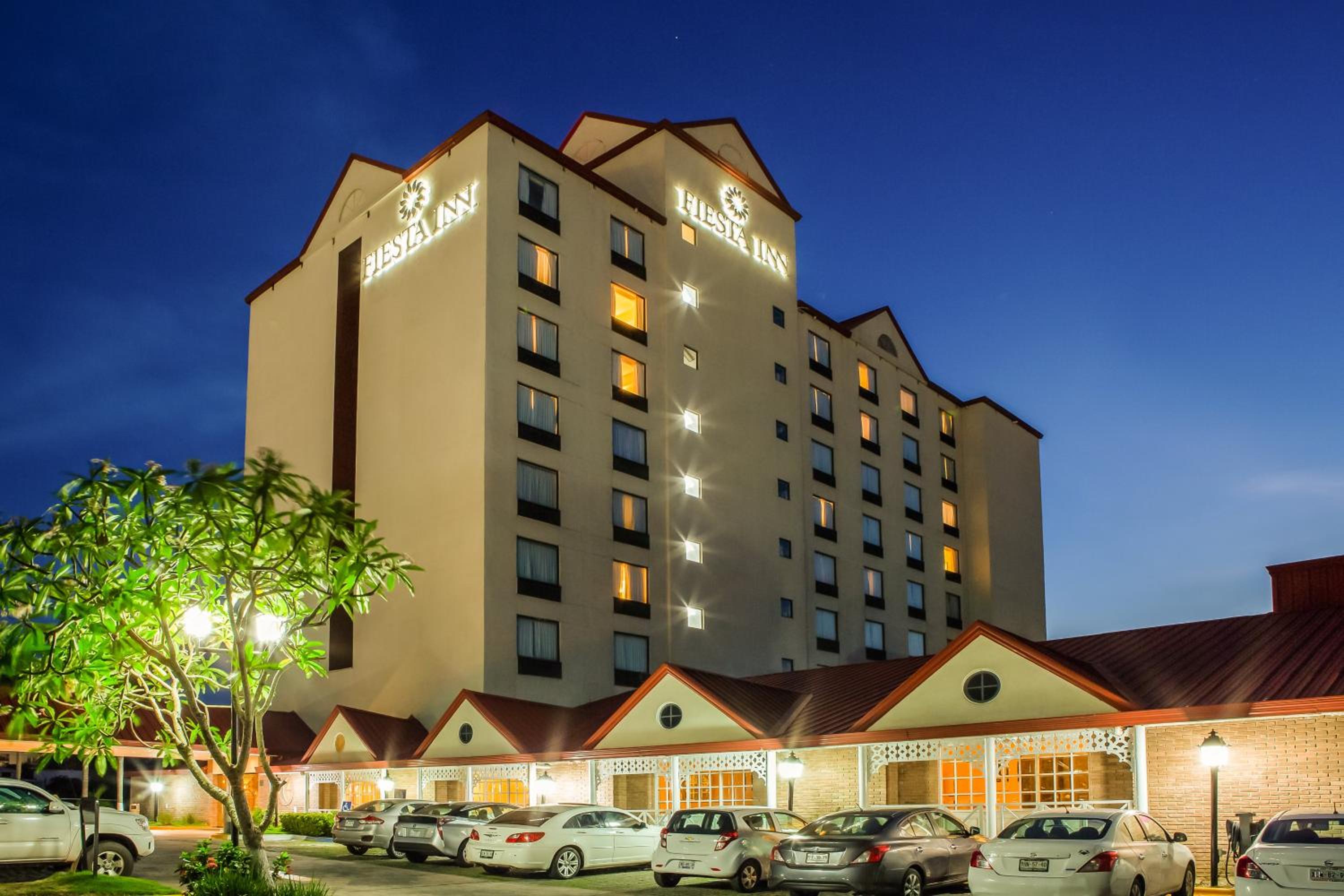 Tampico Vacations - Fiesta Inn Tampico - Property Image 1