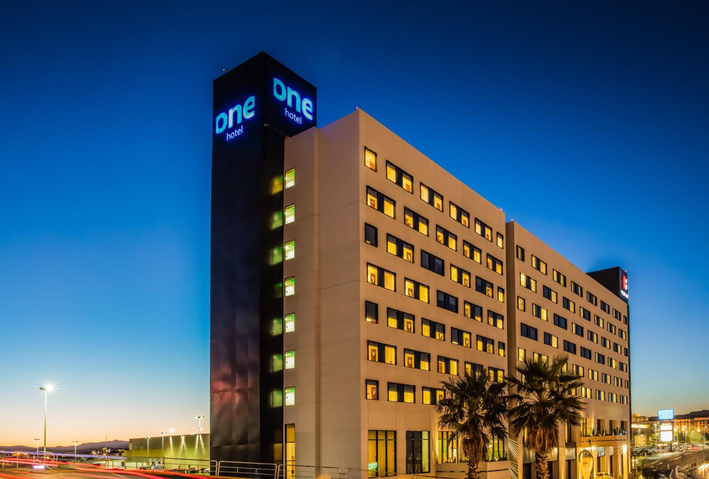 Hotel One Chihuahua Fashion Mall - Image 1