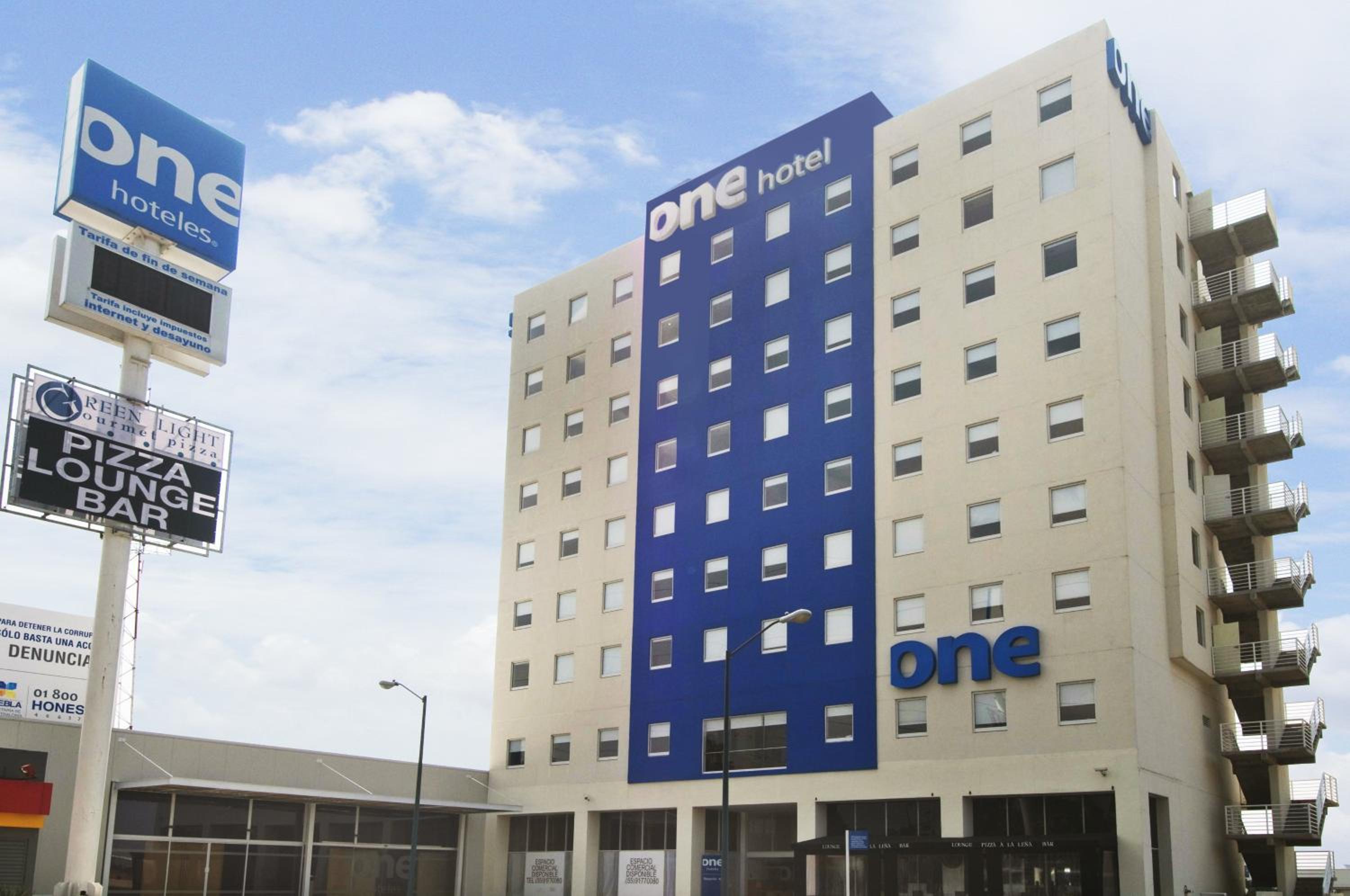 Hotel One Puebla FINSA - Image 1