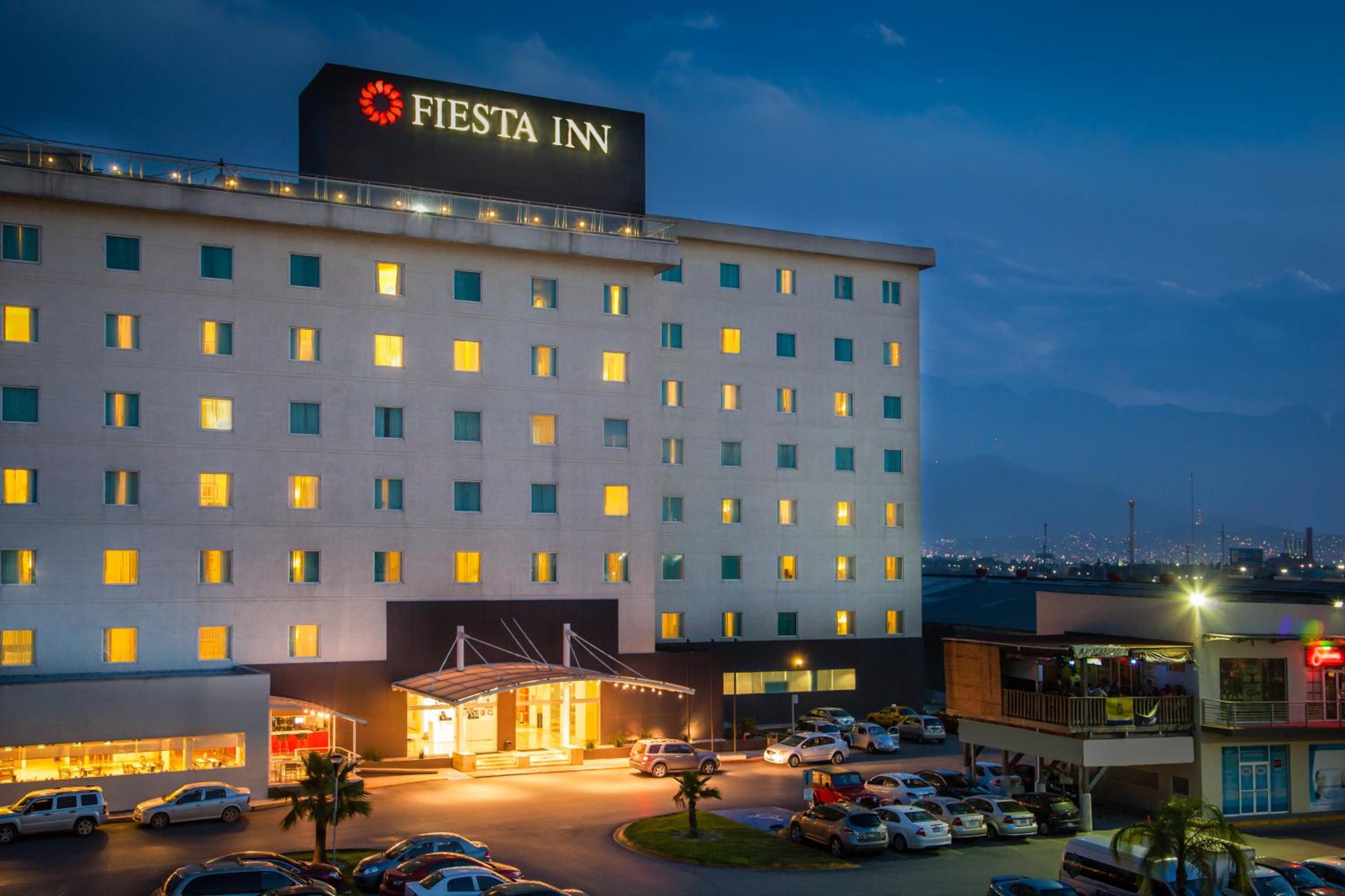 Hotel Fiesta Inn Monterrey Fundidora - Image 1