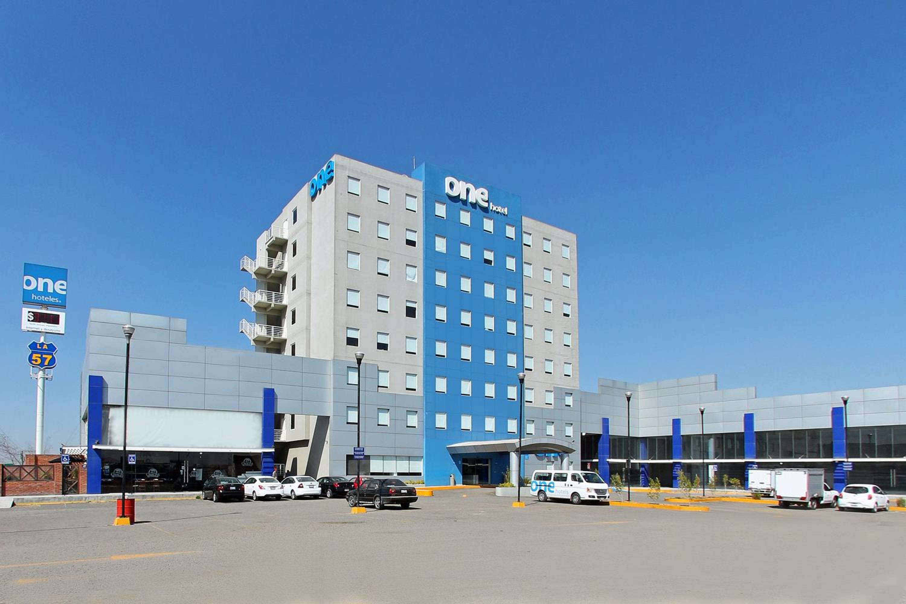 Hotel One Queretaro Aeropuerto - Image 1