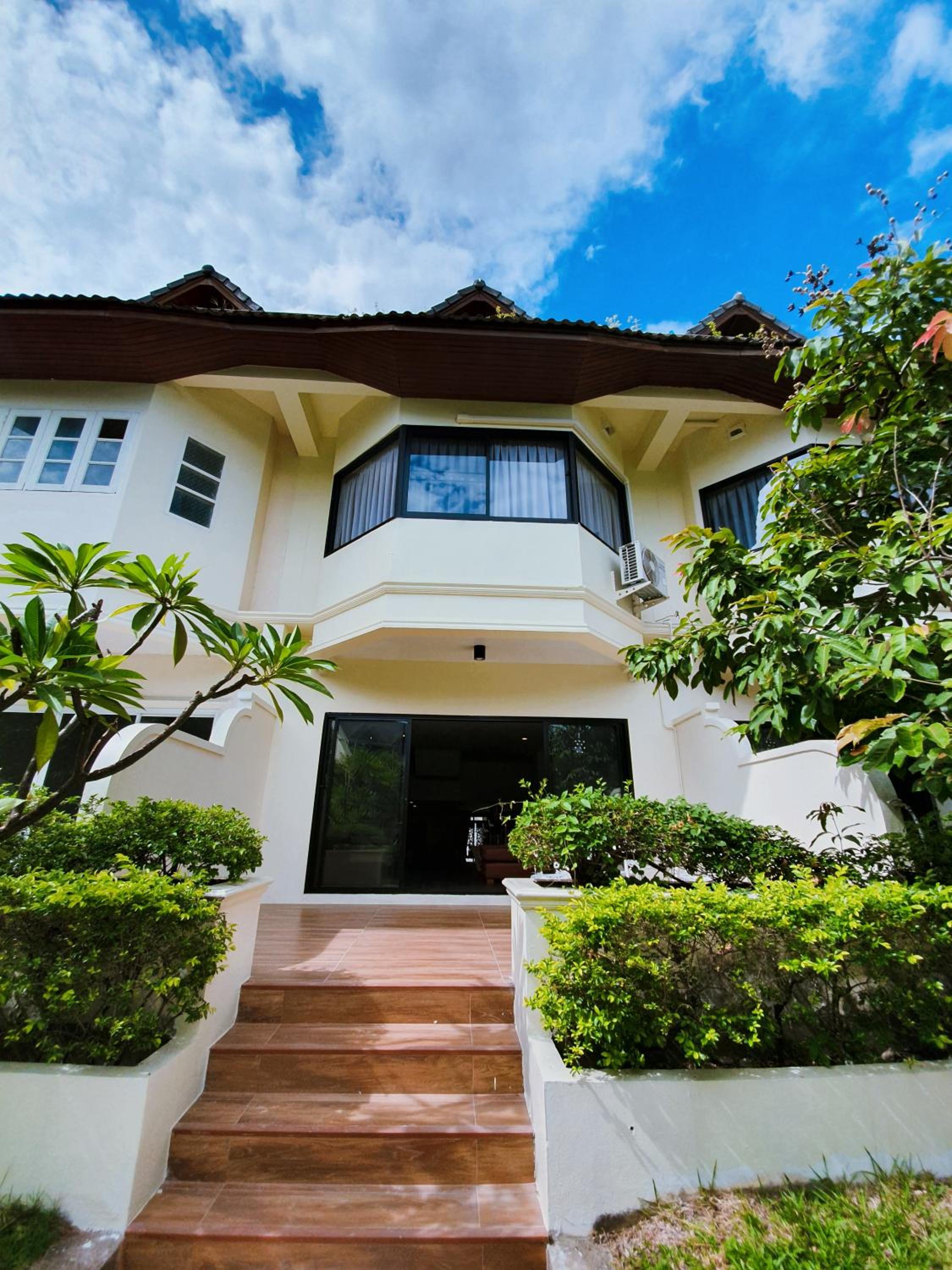 Hotel Sila Pool Villa - Image 1