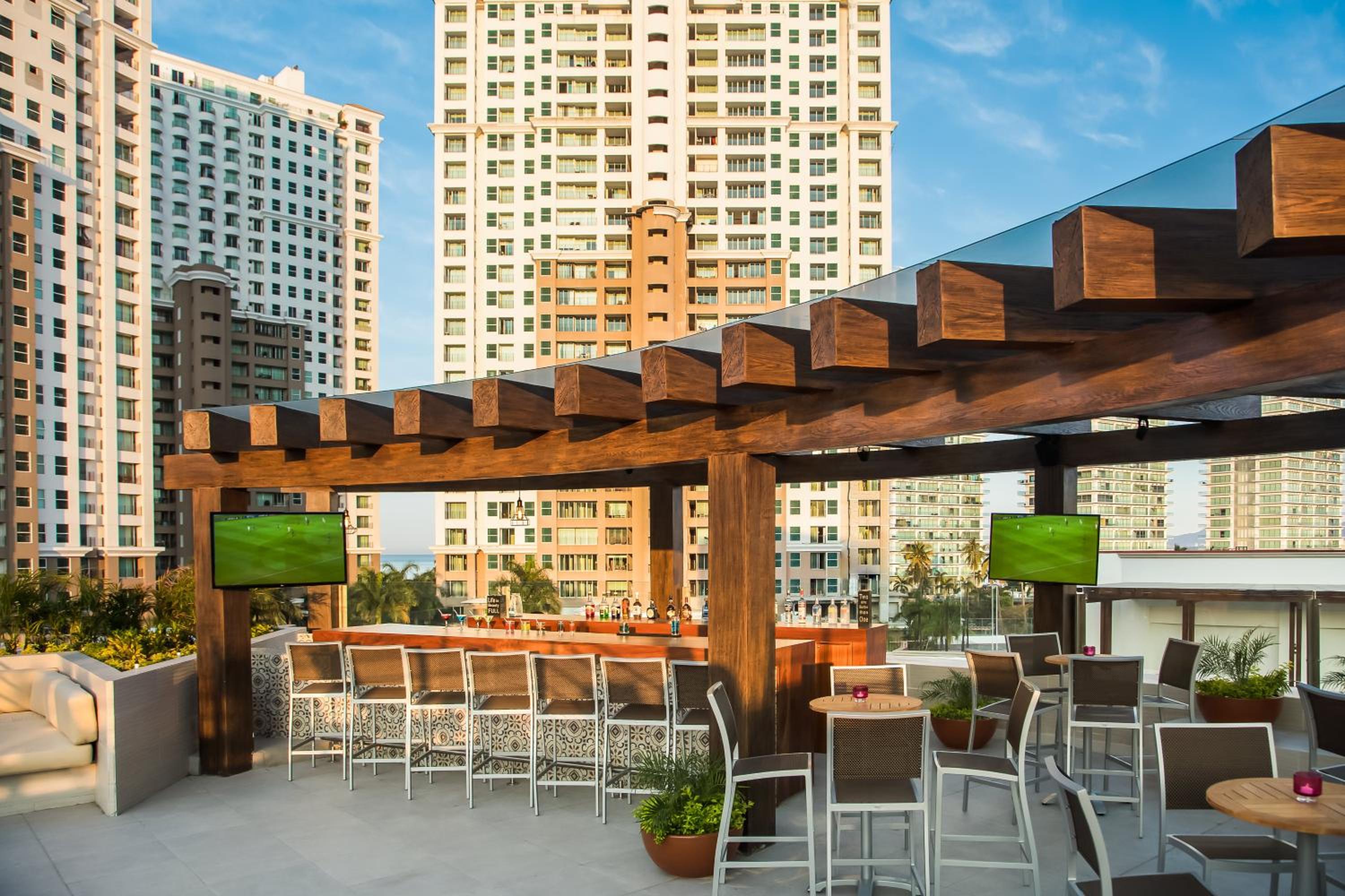 Puerto Vallarta Vacations - Fiesta Inn Puerto Vallarta Isla - Property Image 2