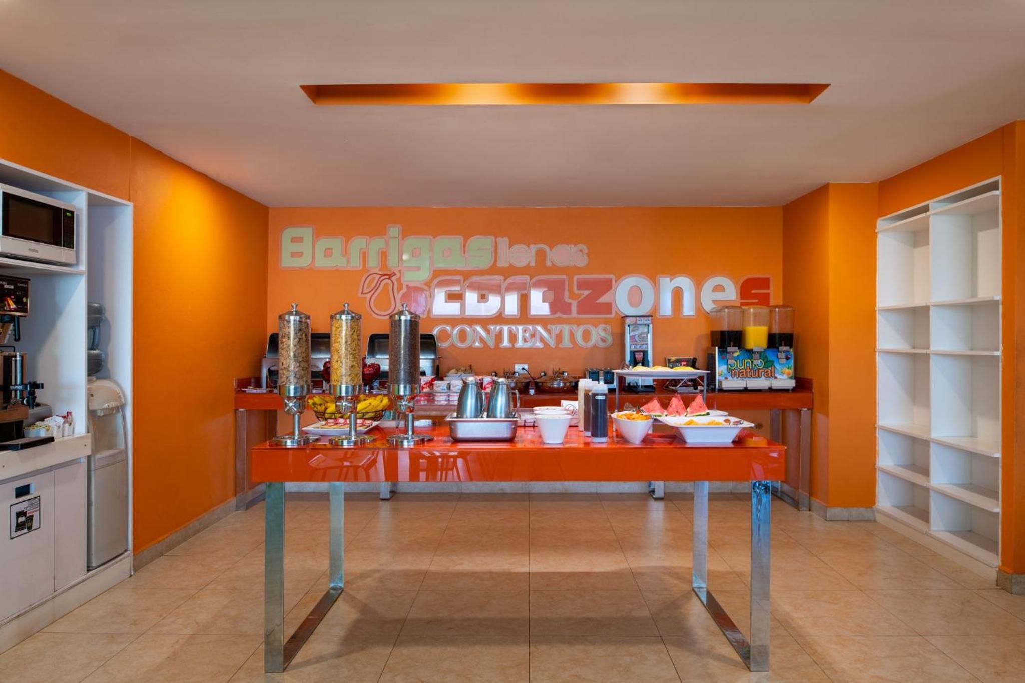 Puerto Vallarta Vacations - One Puerto Vallarta Aeropuerto - Property Image 5