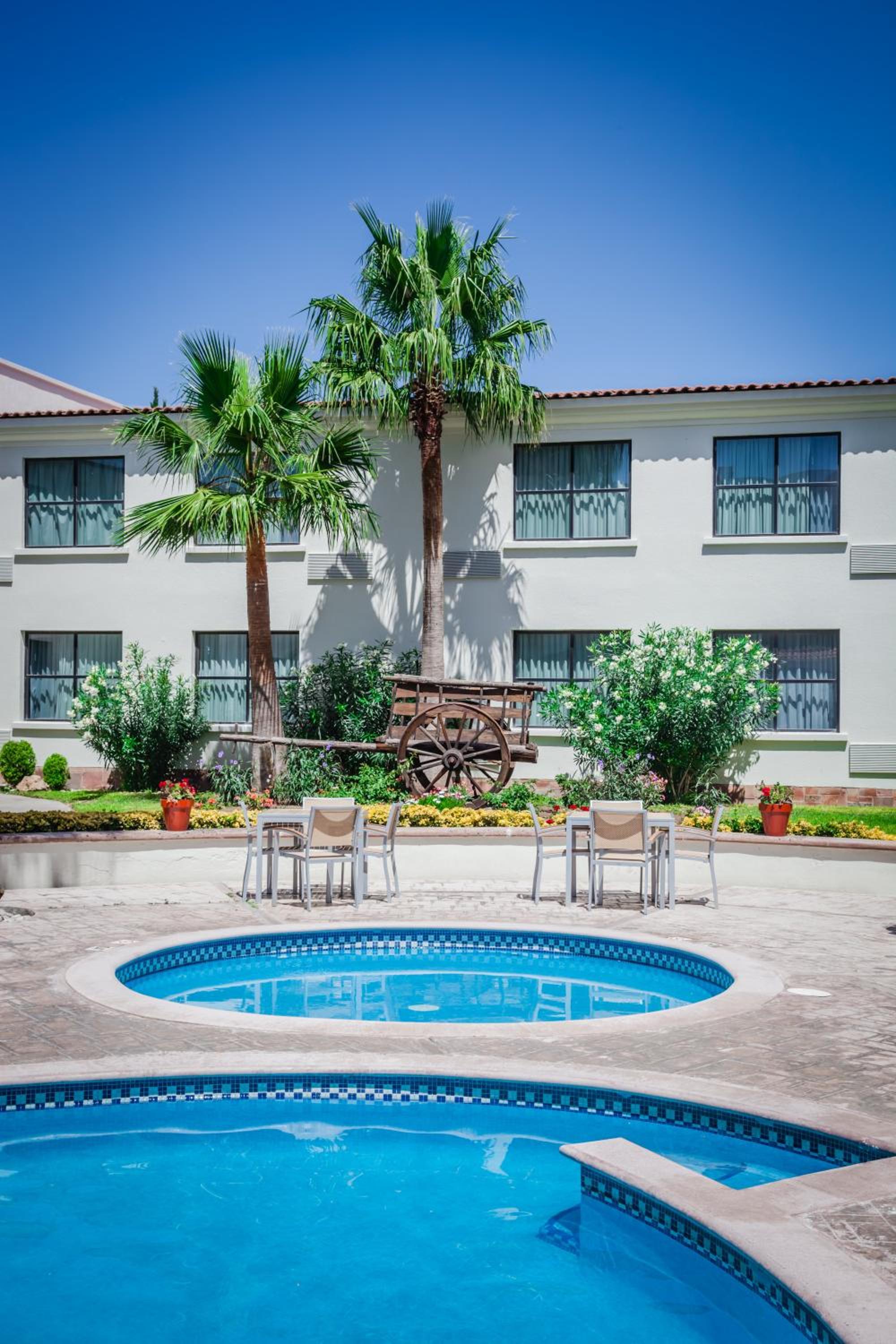 Saltillo Vacations - Fiesta Inn Saltillo - Property Image 11