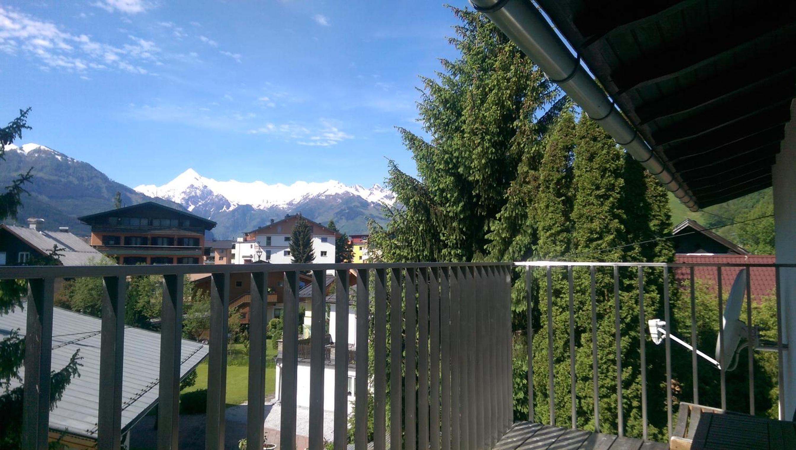 Apartmenthouse 5 Seasons - incl SUMMER CARD by All in One Apartments