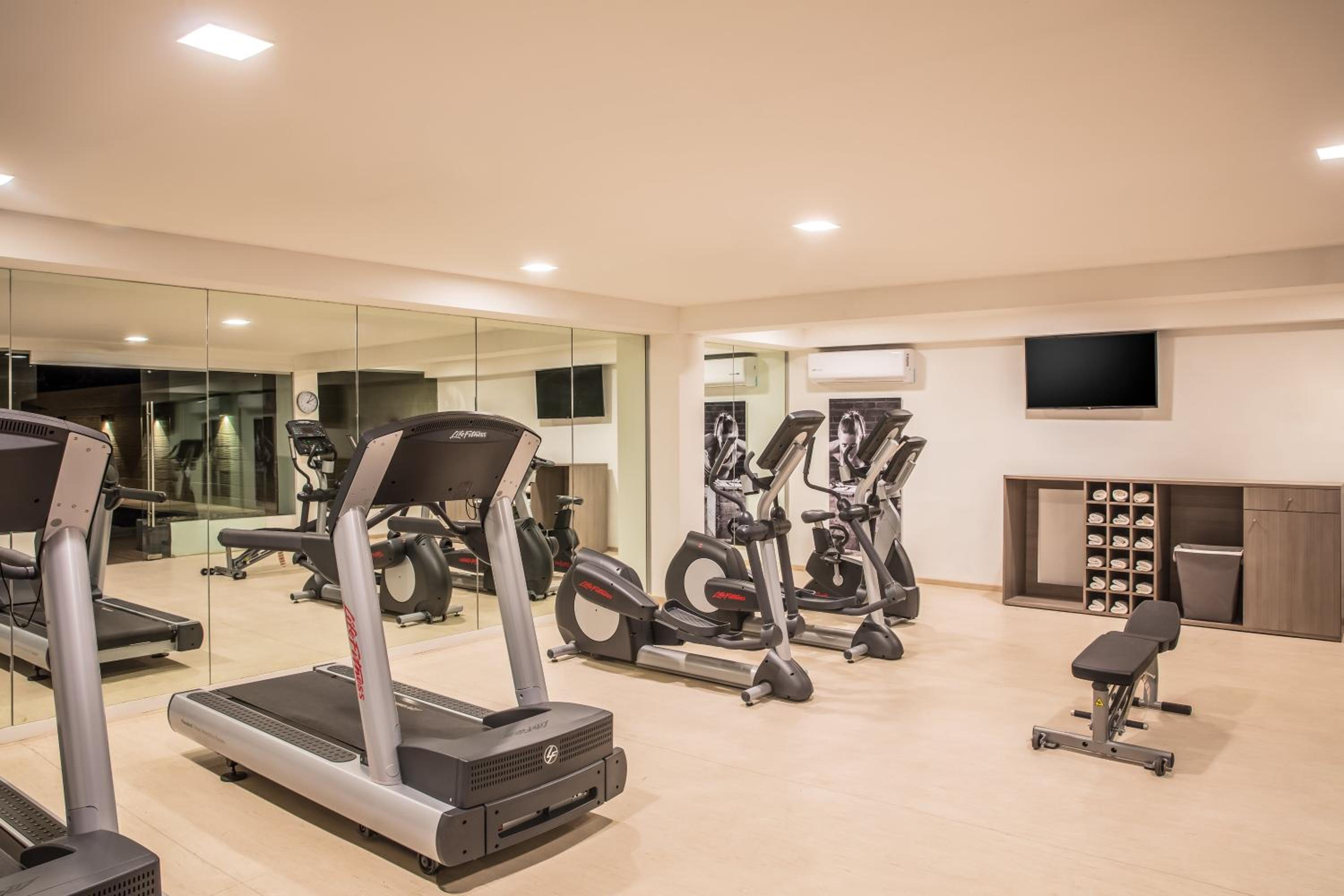 Los Mochis Vacations - Fiesta Inn Los Mochis - Property Image 4