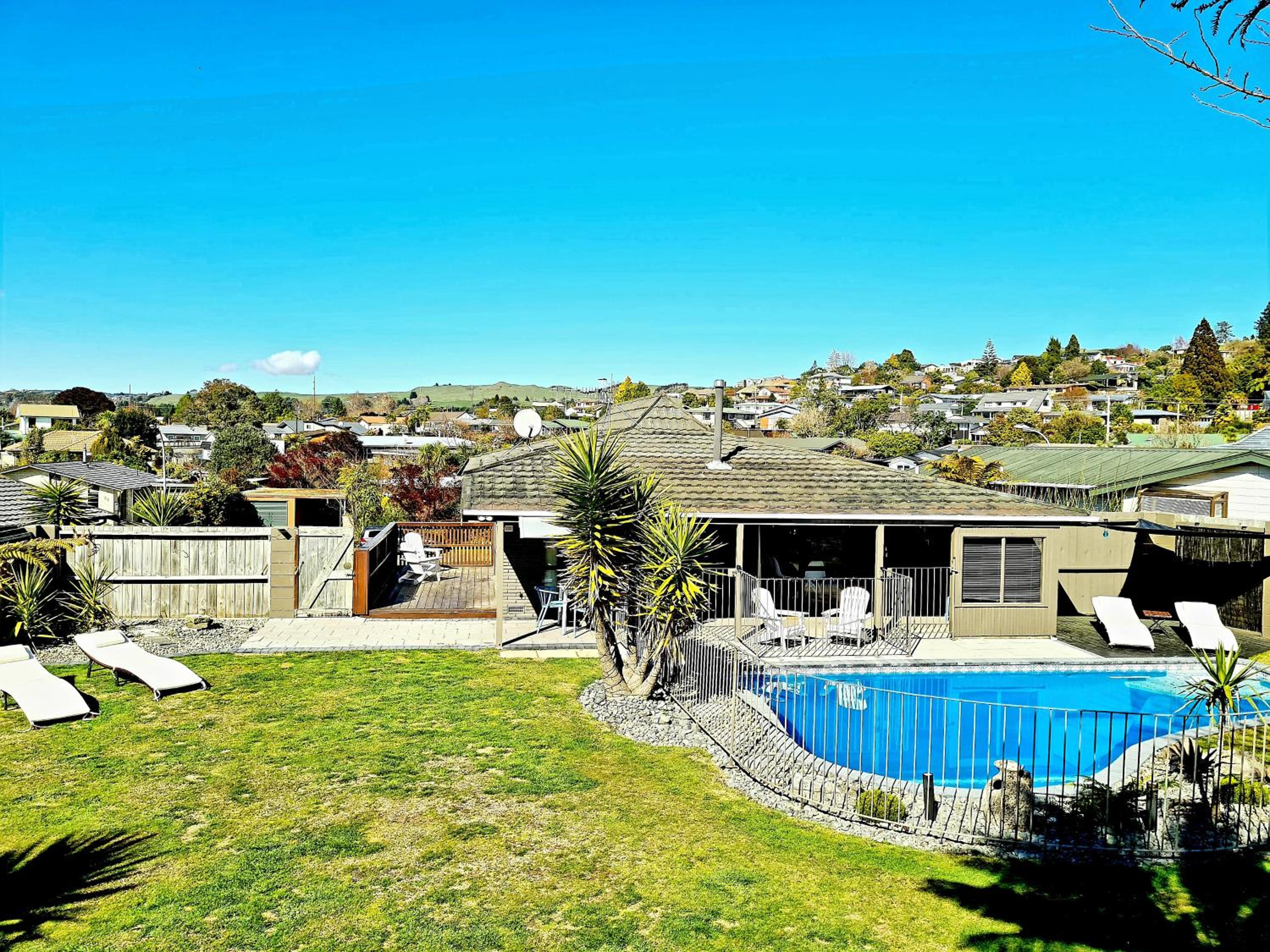 Paradise in Rotorua view 4