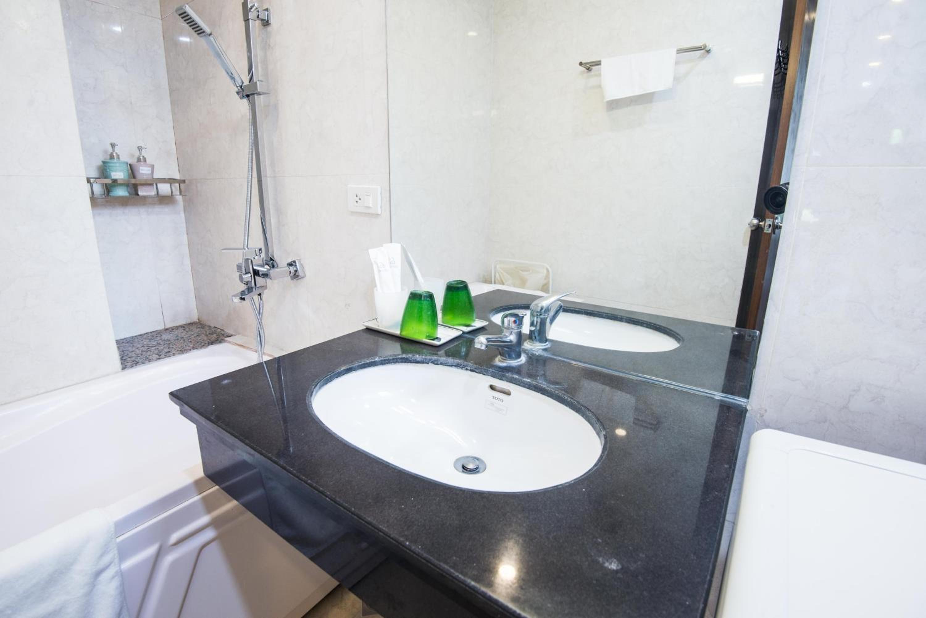 22Housing luxury Hotel & Residence 39 Linh Lang