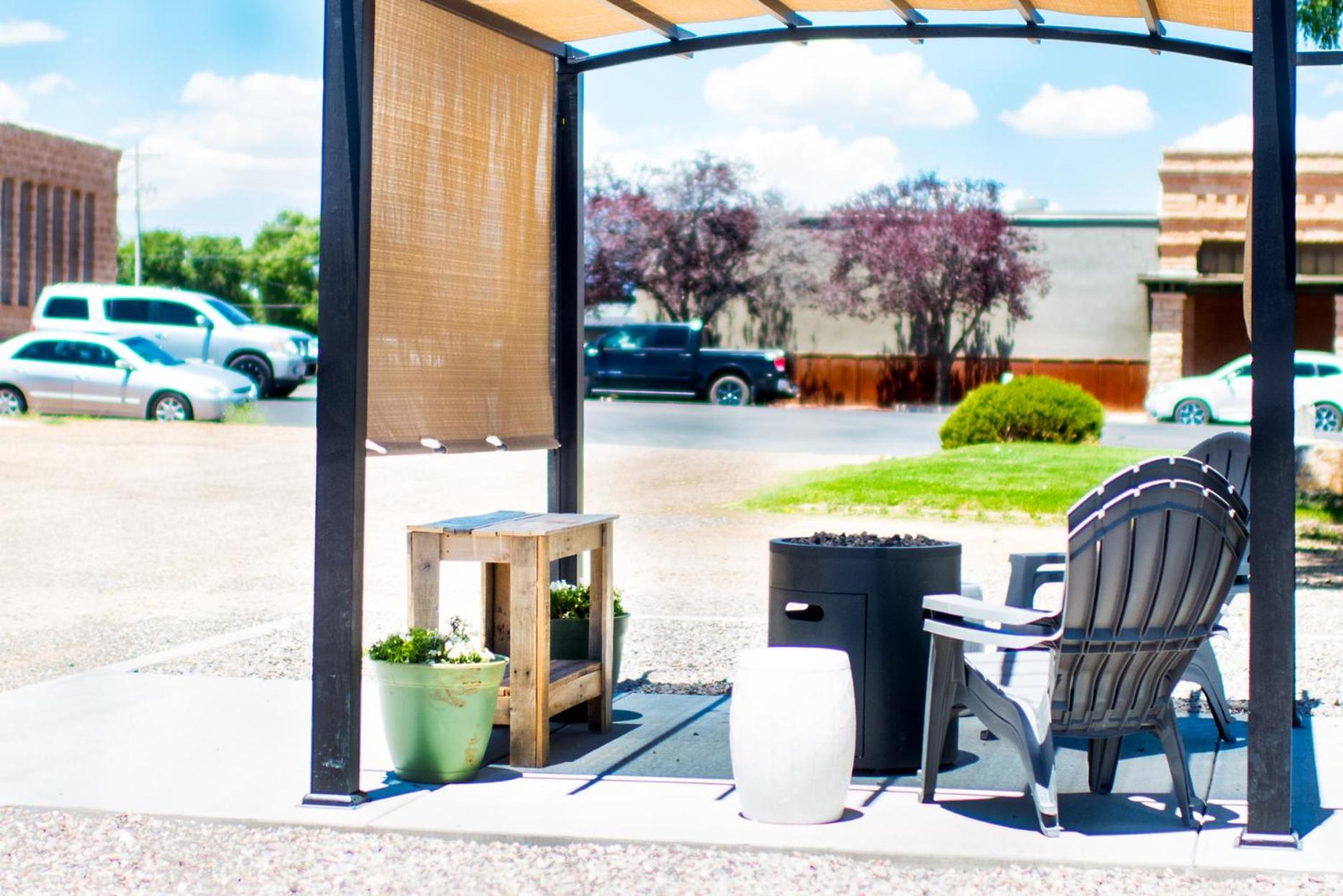 Blue Sage Inn & Suites