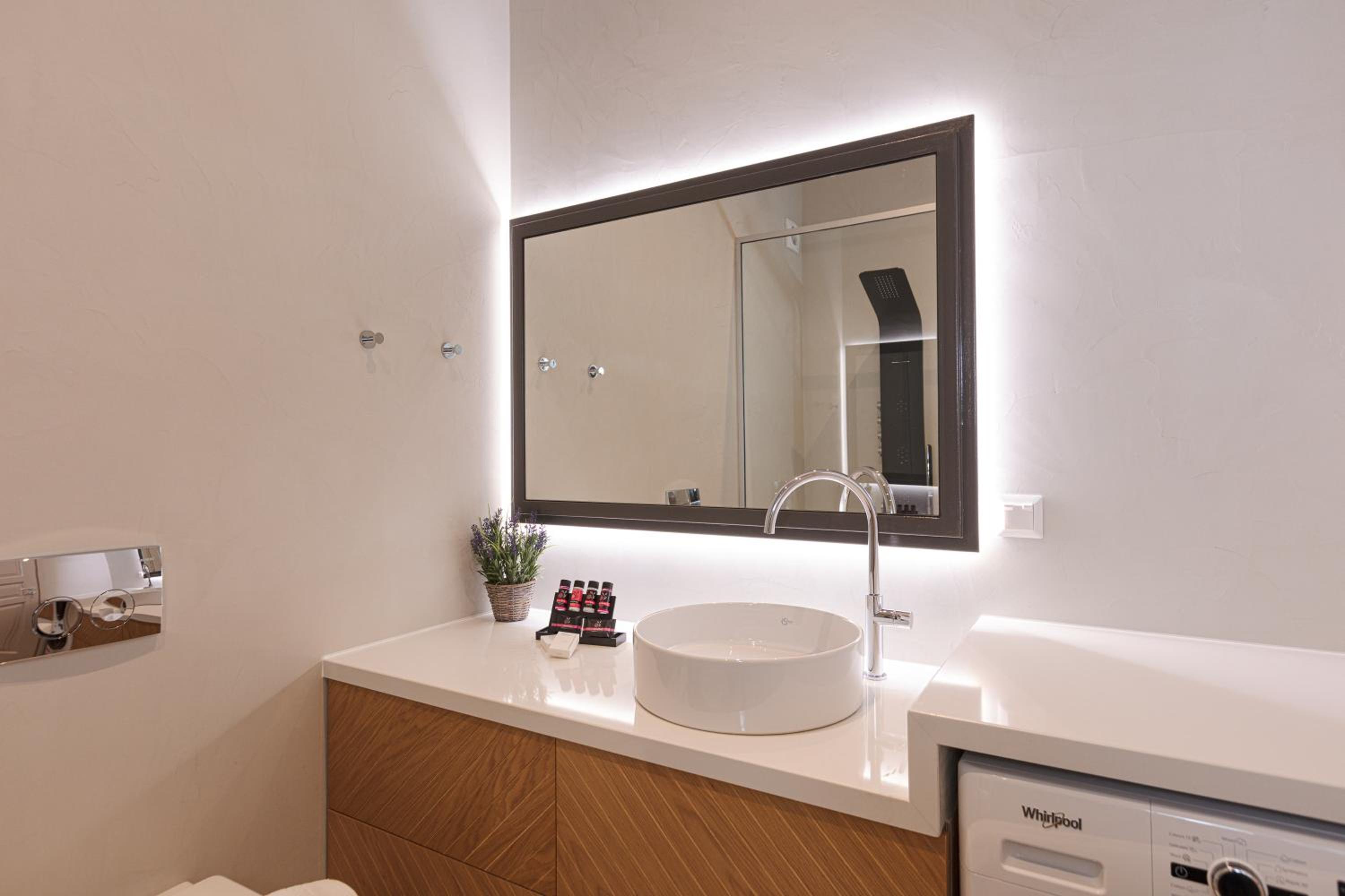 V77 Seafront Suites view 5