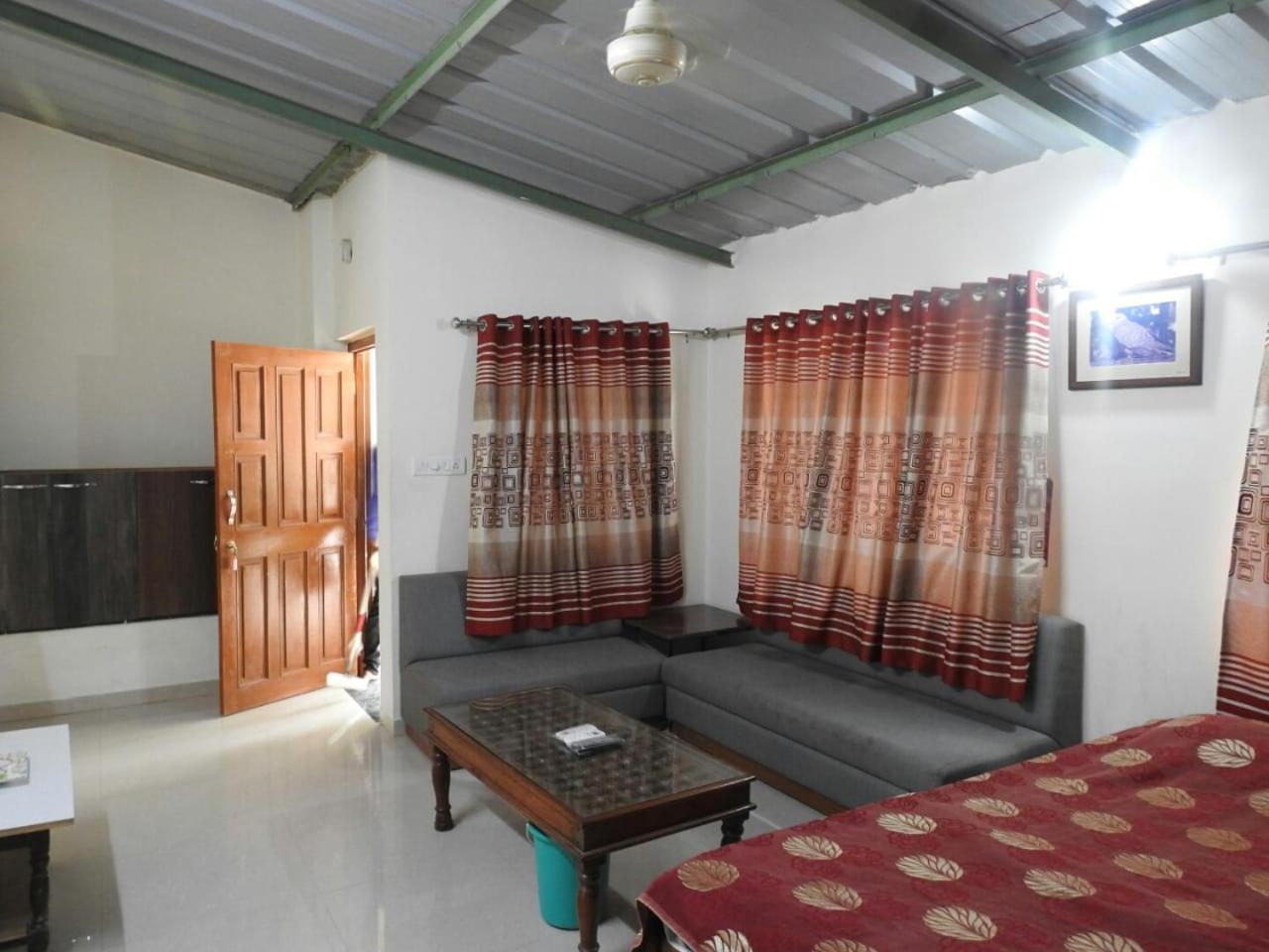 Golden oriole cottage view 5