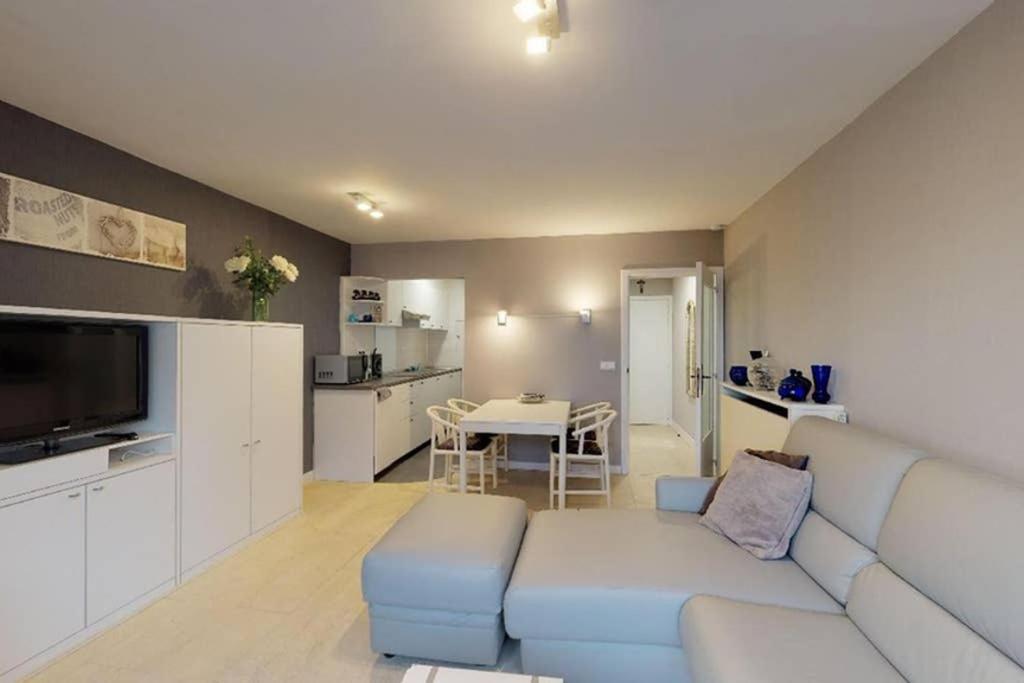 Studio met zeezicht op Heldenplein