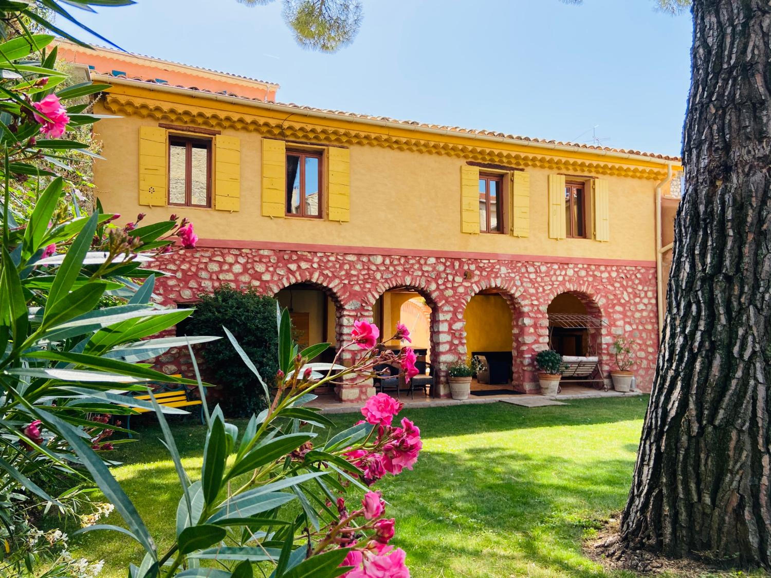 Hotel Les Arcades Le Lion D'or