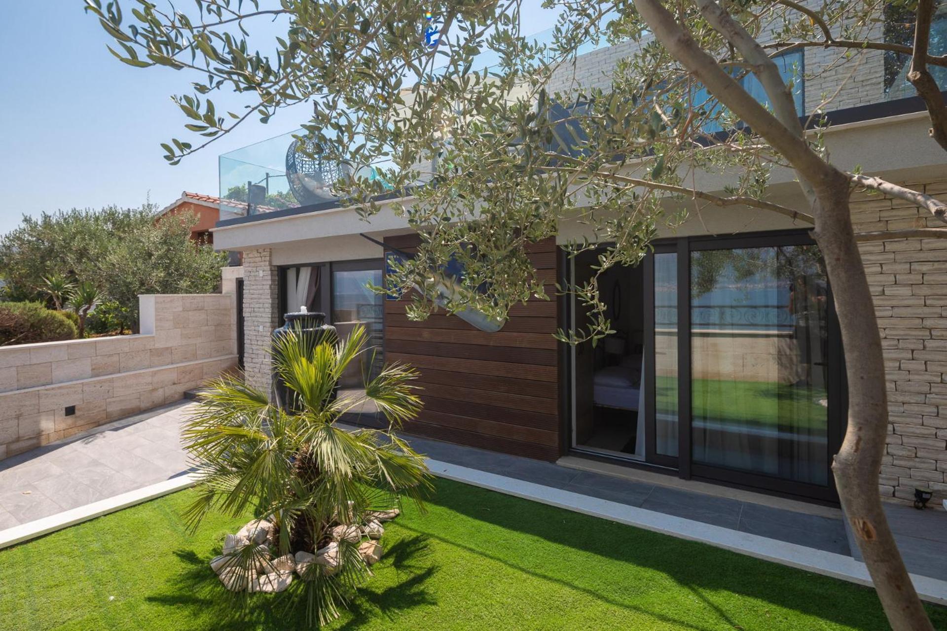 Hotel Villa Arbanessa With Heated Pool