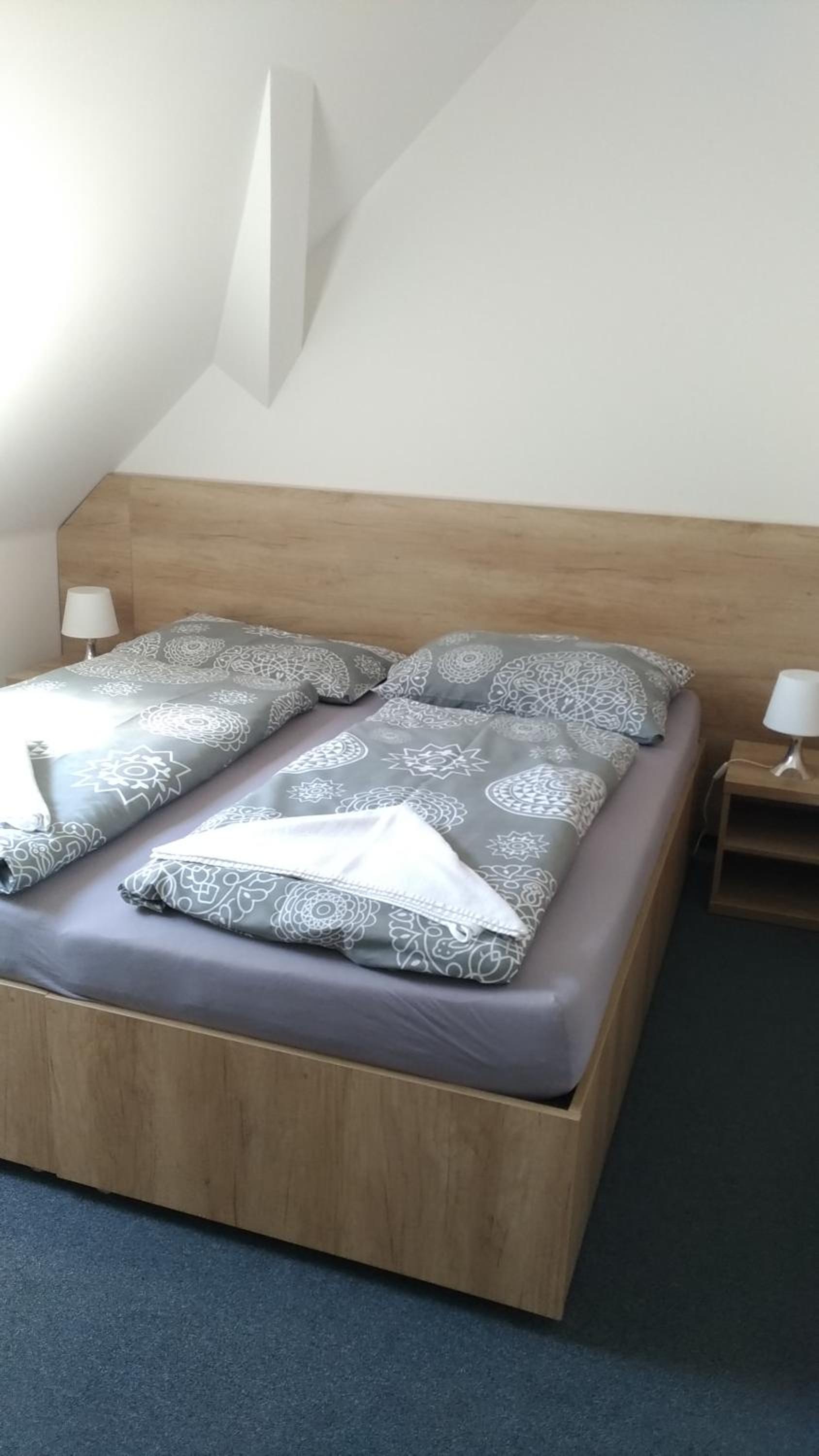 Penzion Kometa - rodinný pobyt u Novomlýnských jezer s komfortem, restaurací a dětskou zónou