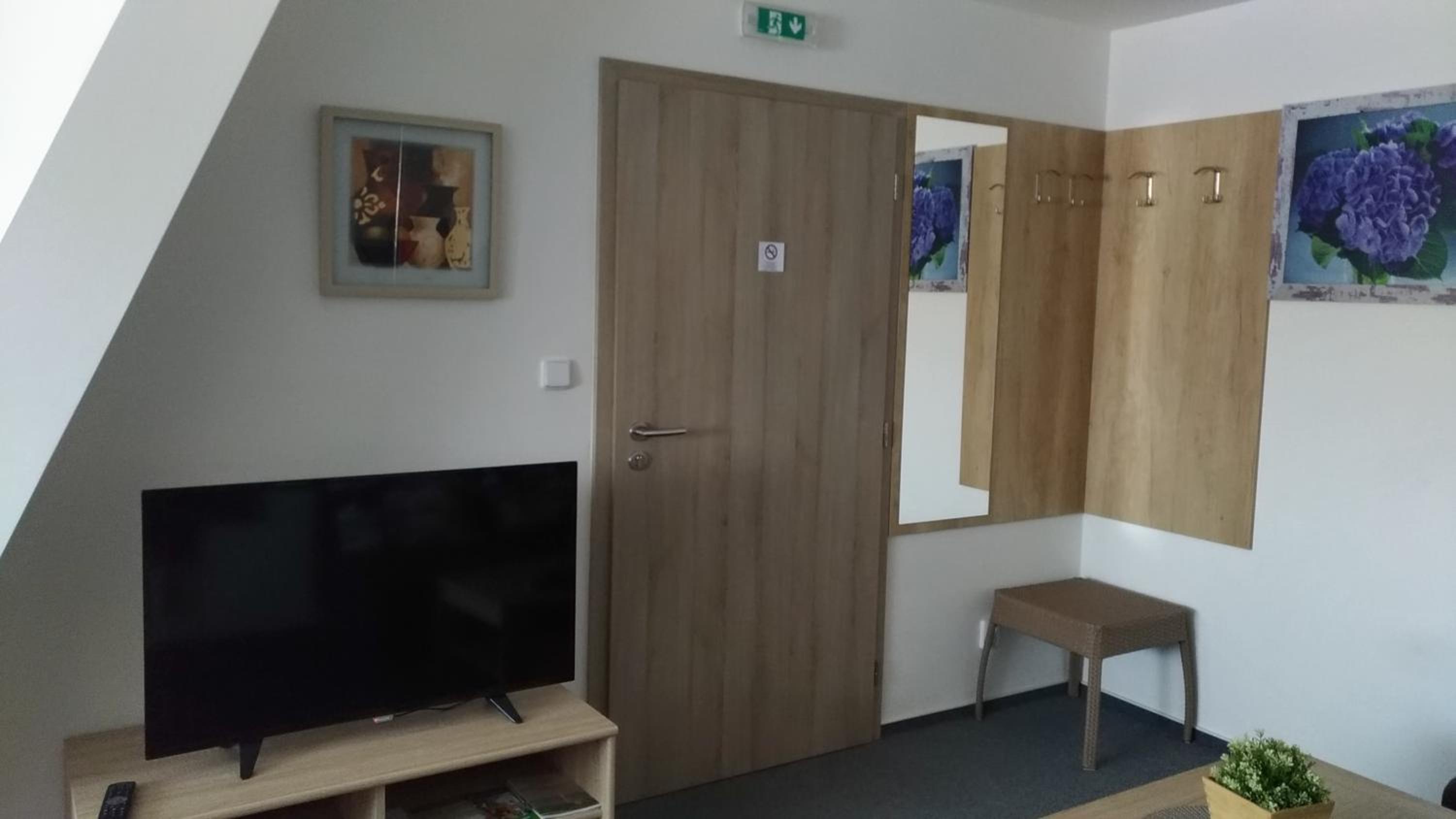 Penzion Kometa - rodinný pobyt u Novomlýnských jezer s komfortem, restaurací a dětskou zónou