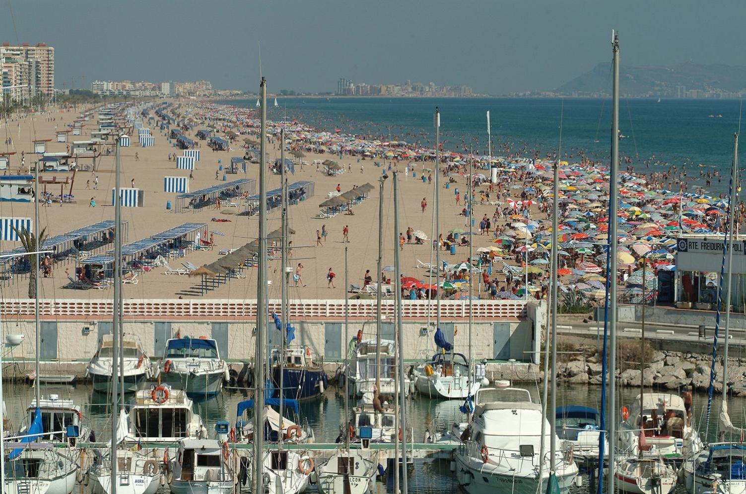 CAPRI GANDIA PRIMERA LÍNEA - Alquiler solo familias